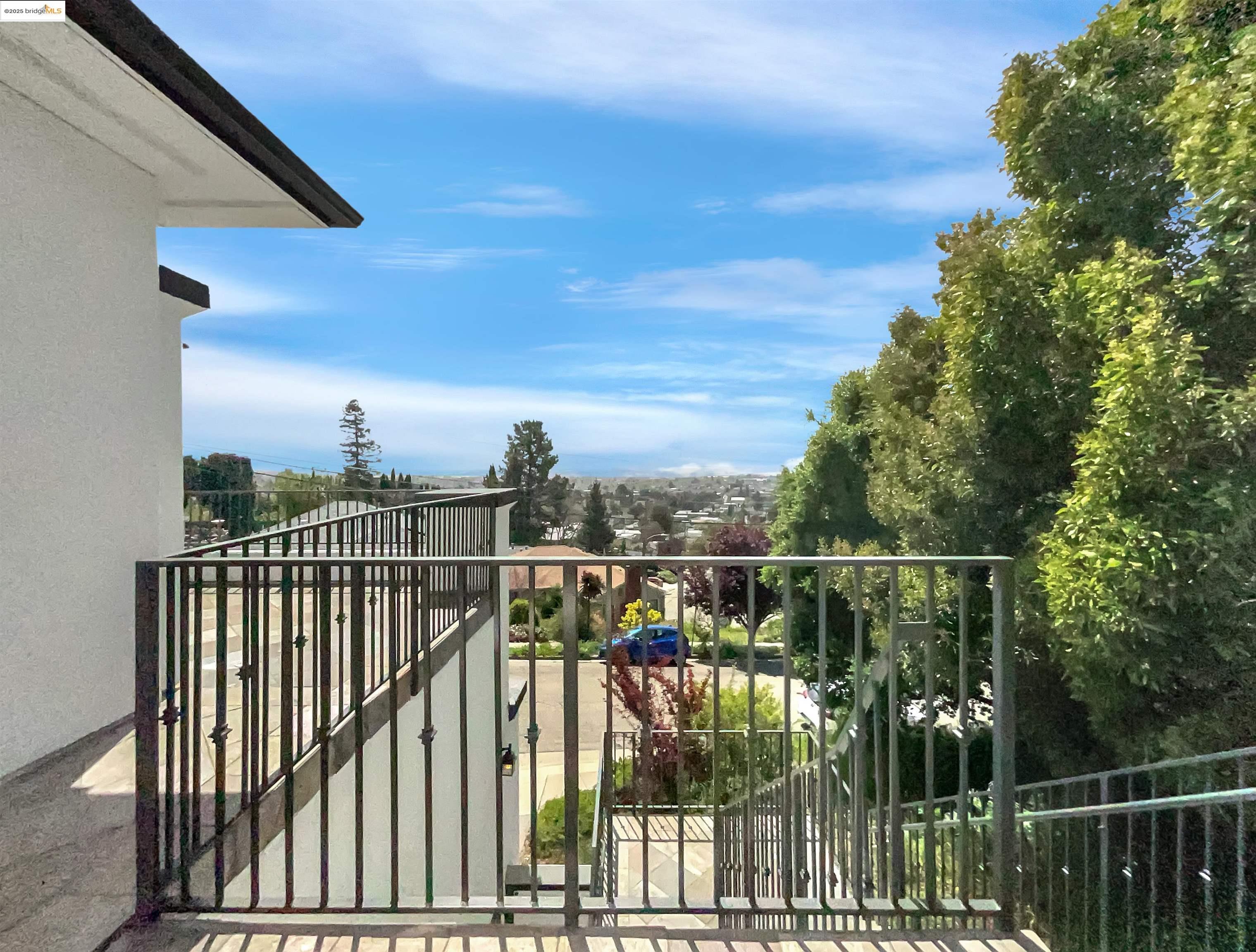 Detail Gallery Image 56 of 59 For 6336 Buena Ventura Ave, Oakland,  CA 94605 - 4 Beds | 2/1 Baths