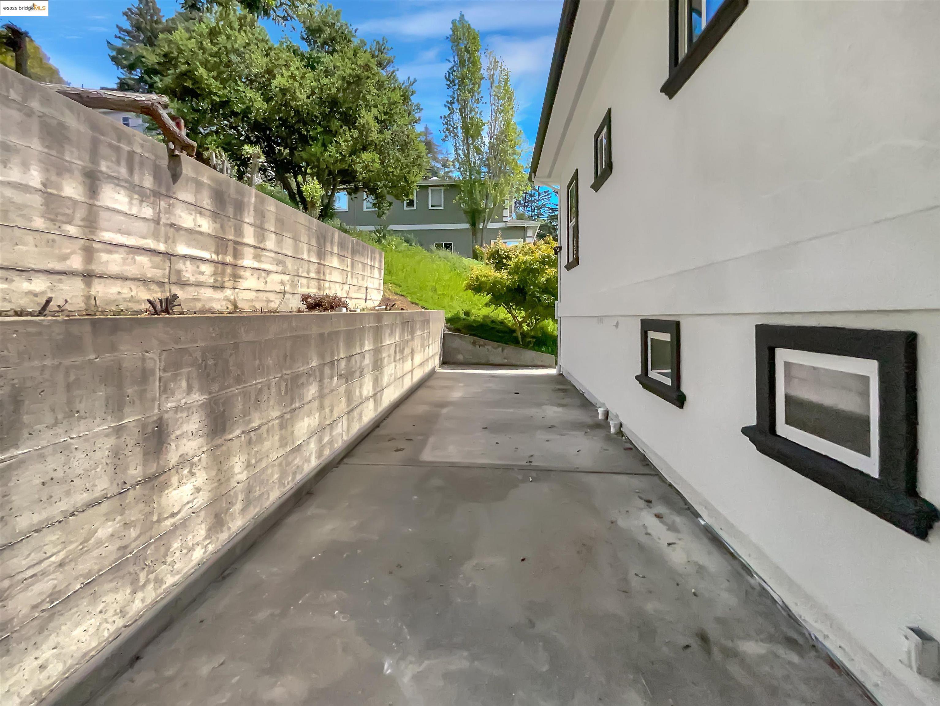 Detail Gallery Image 57 of 59 For 6336 Buena Ventura Ave, Oakland,  CA 94605 - 4 Beds | 2/1 Baths