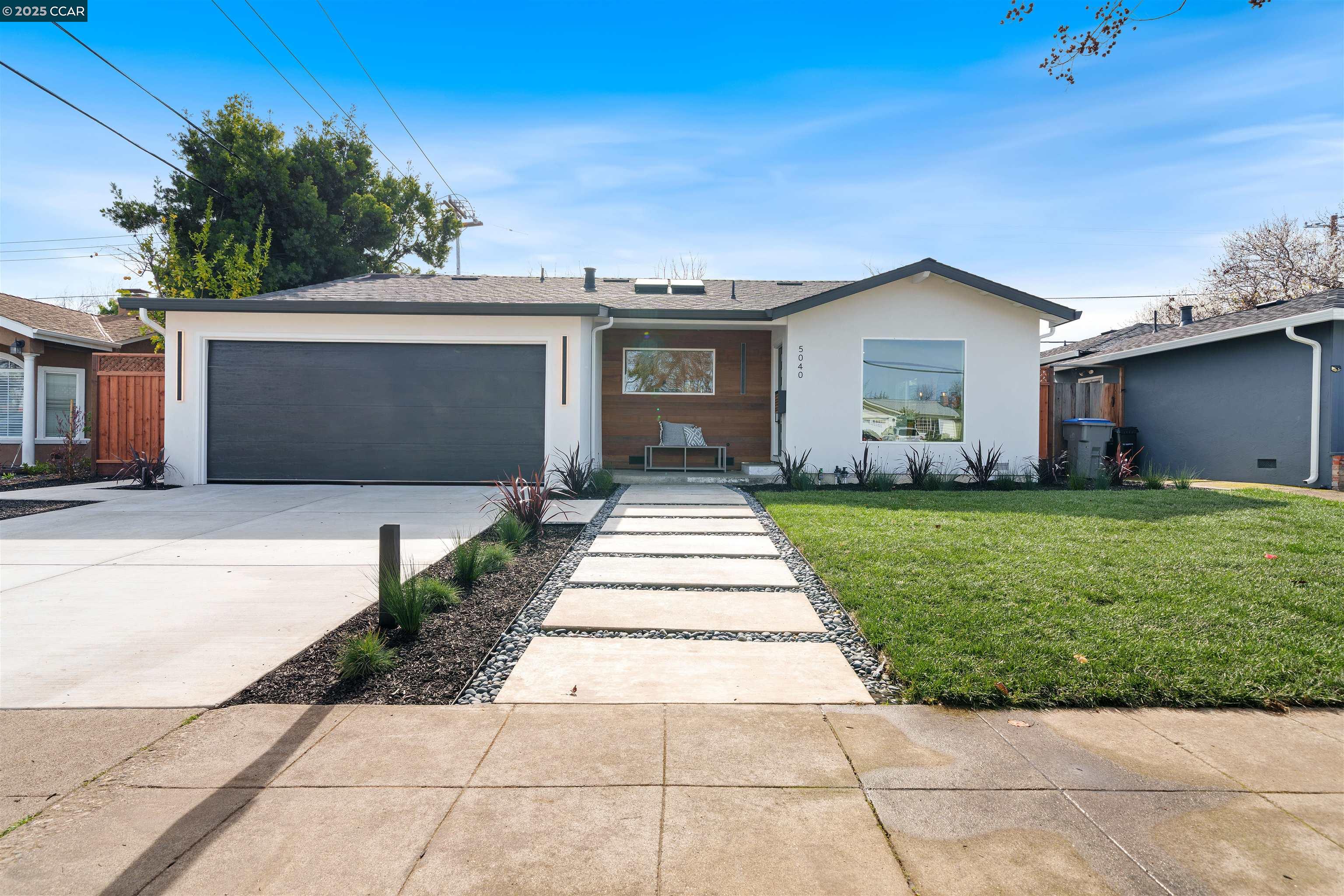 Detail Gallery Image 1 of 1 For 5040 Mccoy Avenue, San Jose,  CA 95130-2125 - 3 Beds | 2 Baths