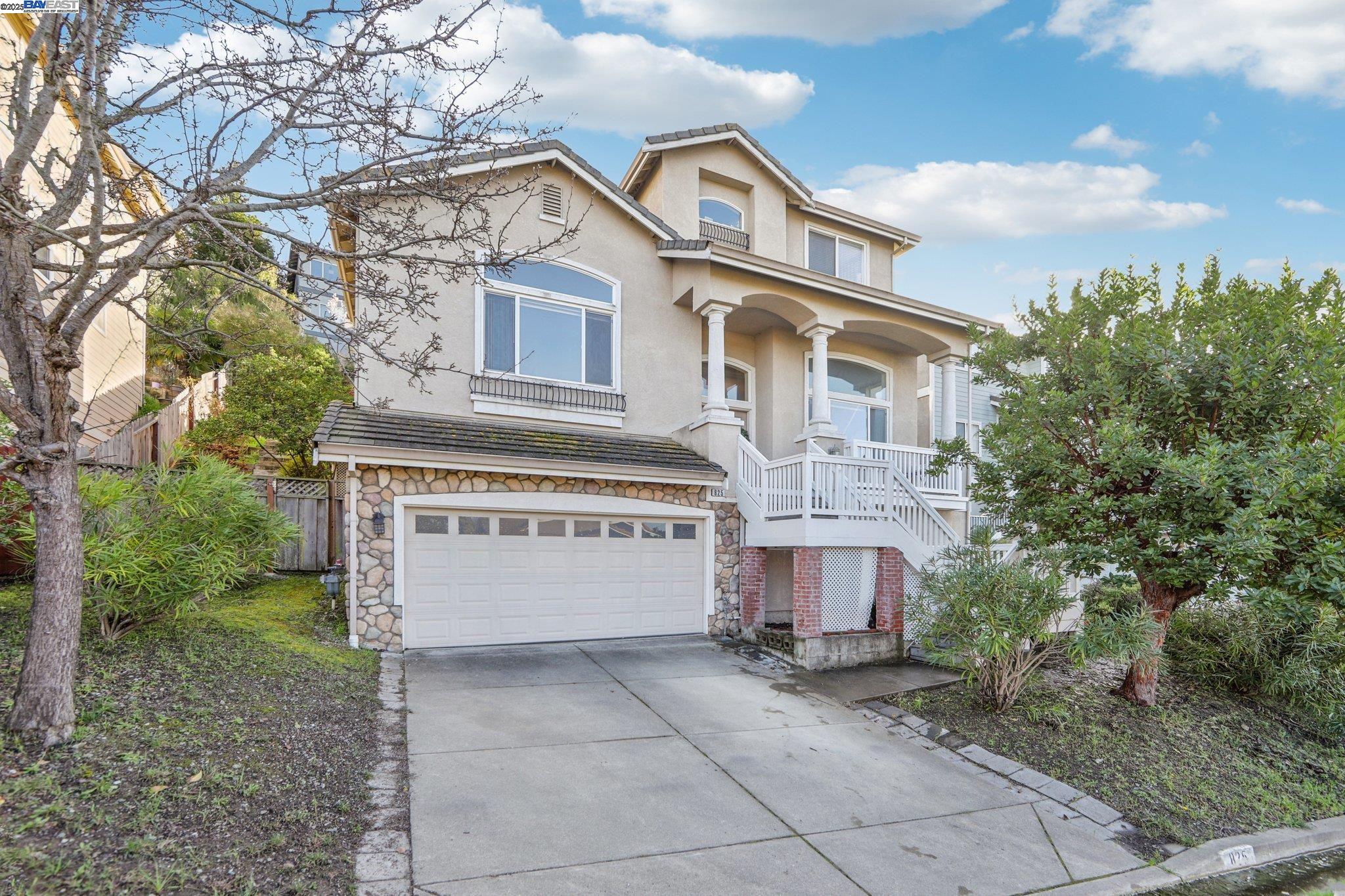 Detail Gallery Image 1 of 1 For 825 Bridgeway Cir, El Sobrante,  CA 94803 - 5 Beds | 3 Baths