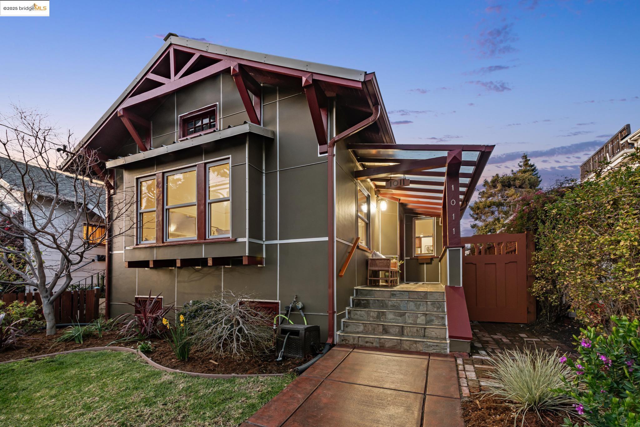 Detail Gallery Image 1 of 1 For 1011 Hearst Ave, Berkeley,  CA 94710 - 3 Beds | 2 Baths