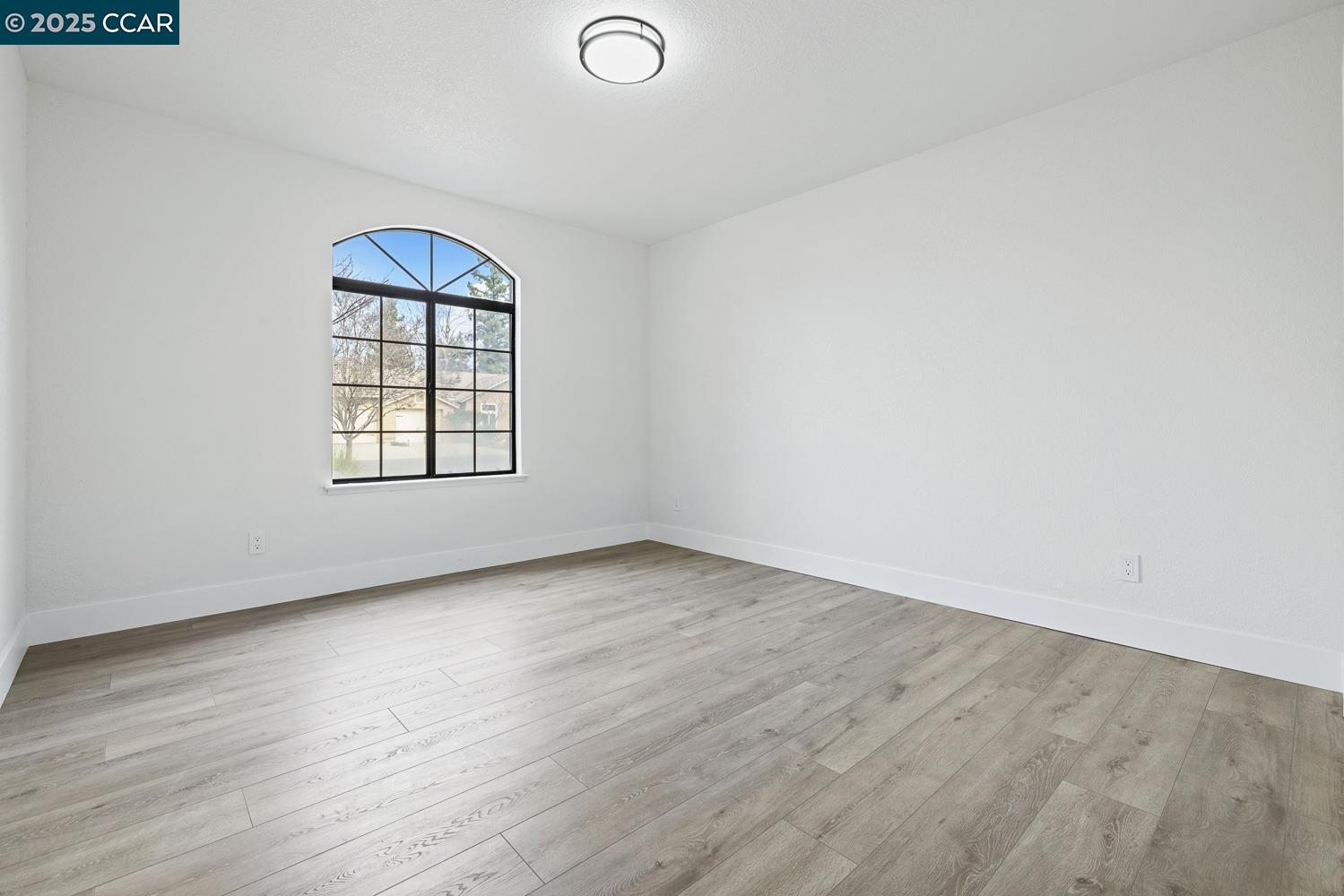 Detail Gallery Image 34 of 38 For 5017 W Locust Ave, Fresno,  CA 93722 - 3 Beds | 2 Baths