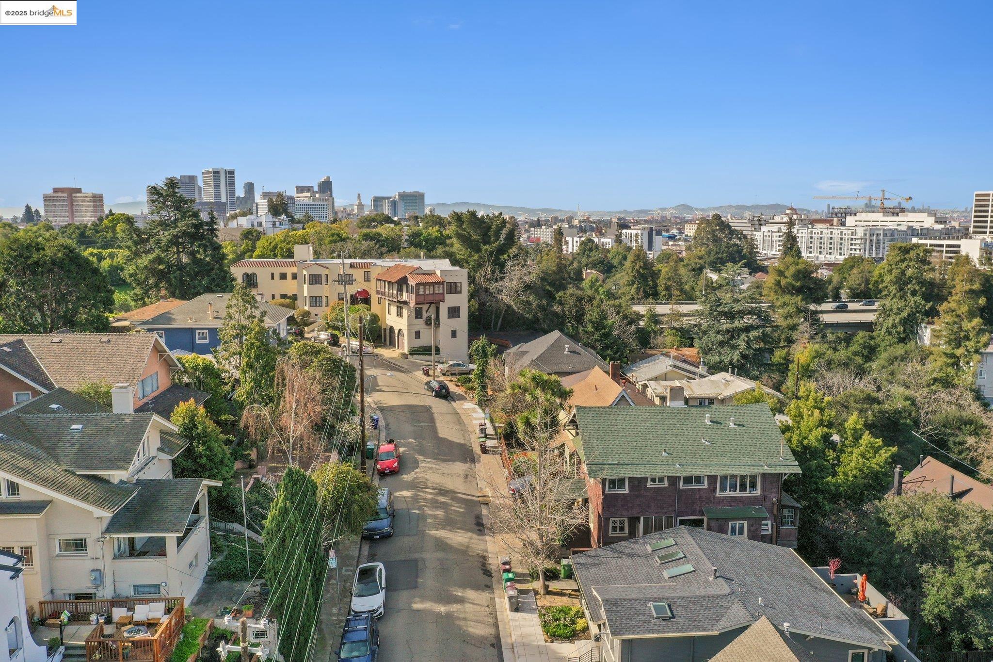 Detail Gallery Image 13 of 17 For 3537 Kempton, Oakland,  CA 94611 - – Beds | – Baths