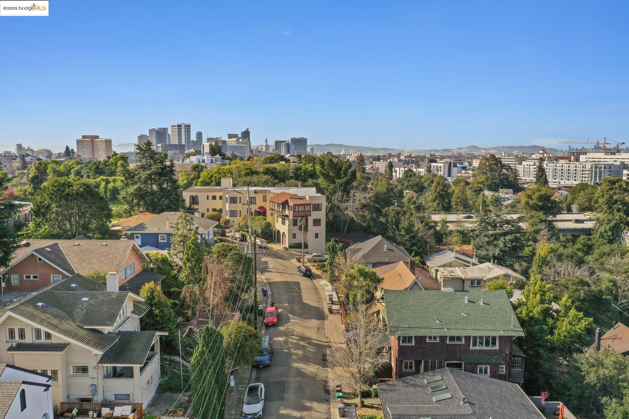 Detail Gallery Image 15 of 17 For 3537 Kempton, Oakland,  CA 94611 - – Beds | – Baths