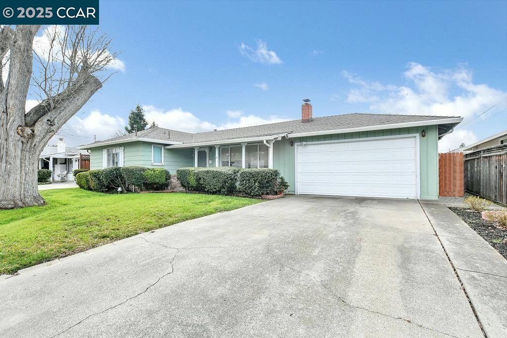 Detail Gallery Image 1 of 1 For 2157 Holbrook Dr, Concord,  CA 94519 - 3 Beds | 2 Baths