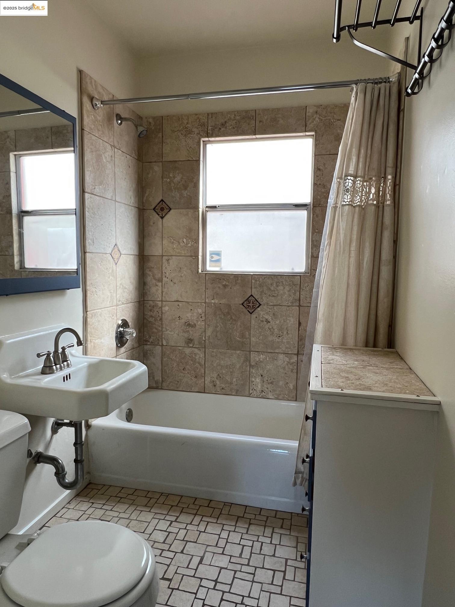 Photo #5: 41086328 Listing 