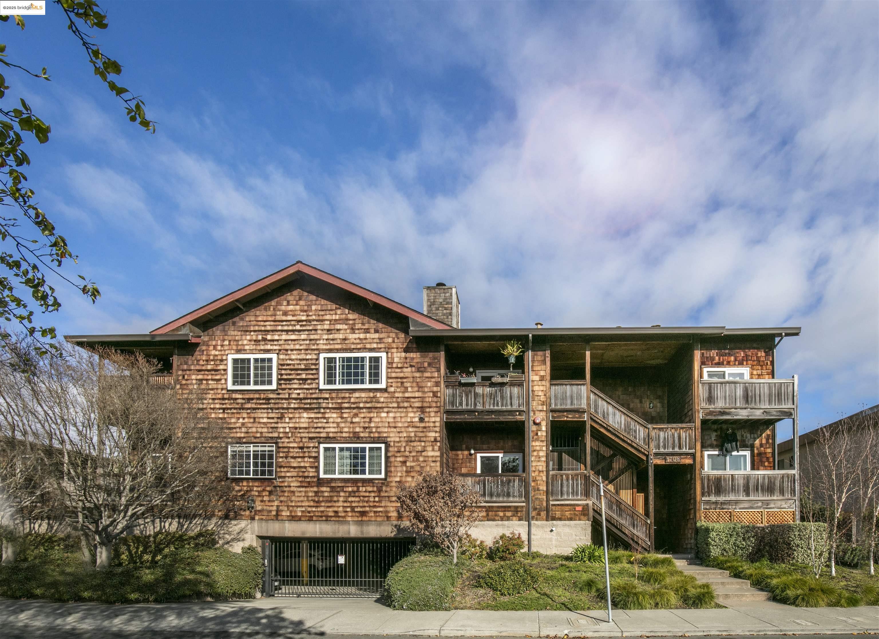 Detail Gallery Image 1 of 1 For 1708 Lexington Ave #11,  El Cerrito,  CA 94530 - 3 Beds | 2 Baths
