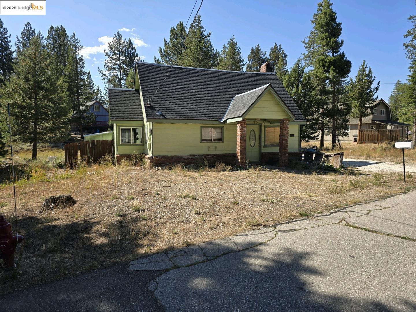 Detail Gallery Image 1 of 1 For 1666 Arapahoe St, South Lake Tahoe,  CA 96150 - 4 Beds | 2 Baths