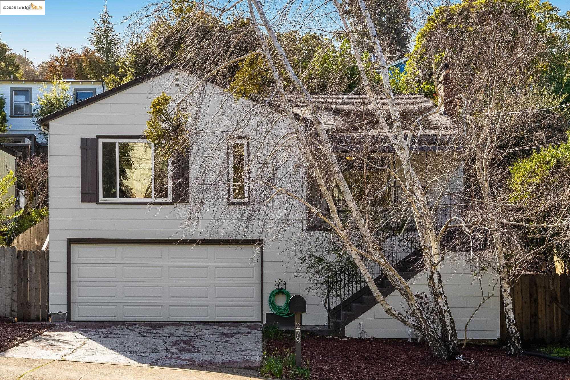 Detail Gallery Image 1 of 1 For 279 Pomona Street, Crockett,  CA 94525 - 2 Beds | 1 Baths