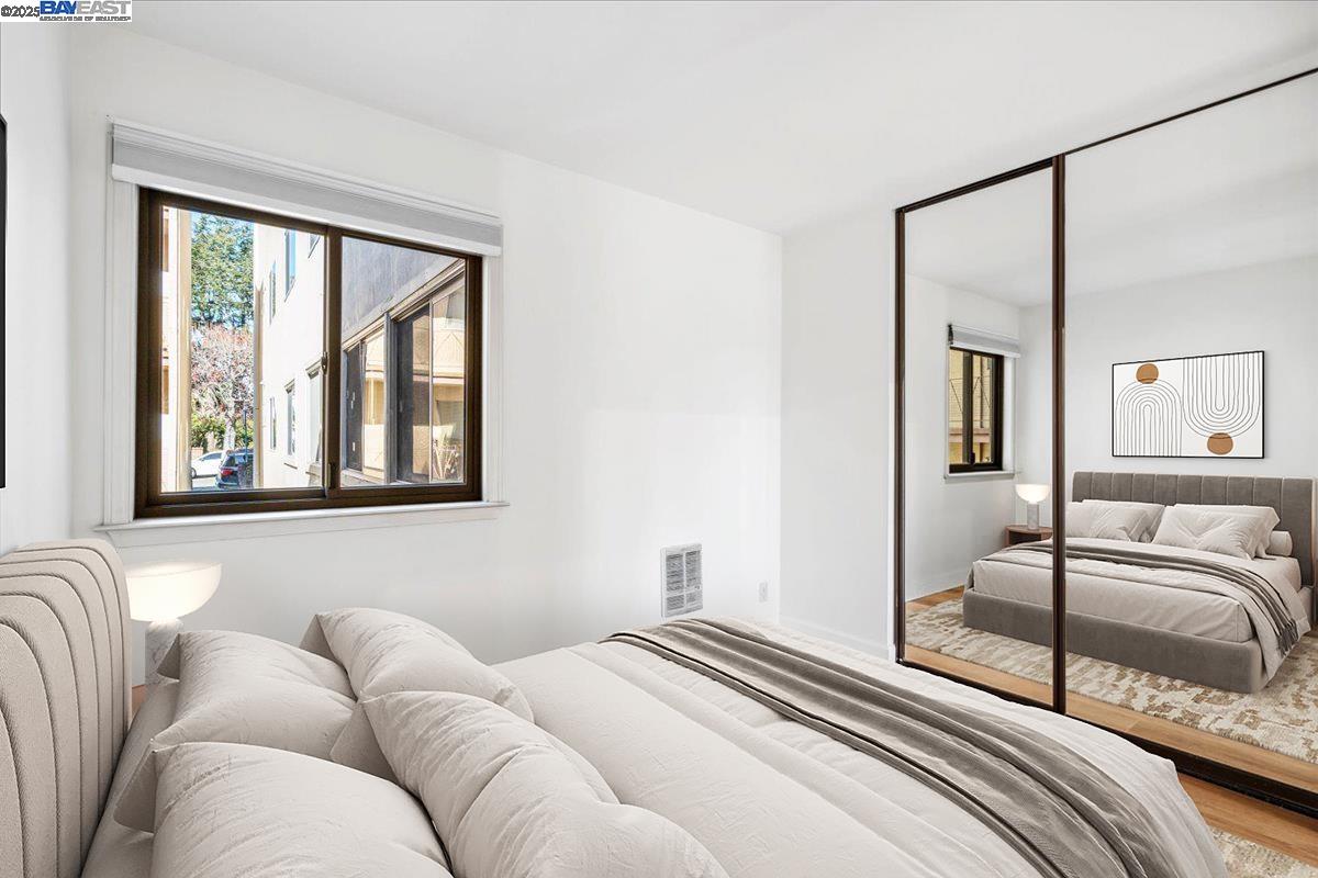 360 Vernon St # 107, Oakland, California 94610, 2 Bedrooms Bedrooms, ,1 BathroomBathrooms,Residential,For Sale,360 Vernon St # 107,41086364