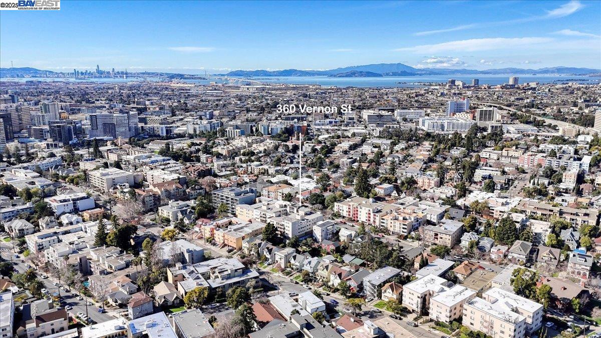 360 Vernon St # 107, Oakland, California 94610, 2 Bedrooms Bedrooms, ,1 BathroomBathrooms,Residential,For Sale,360 Vernon St # 107,41086364