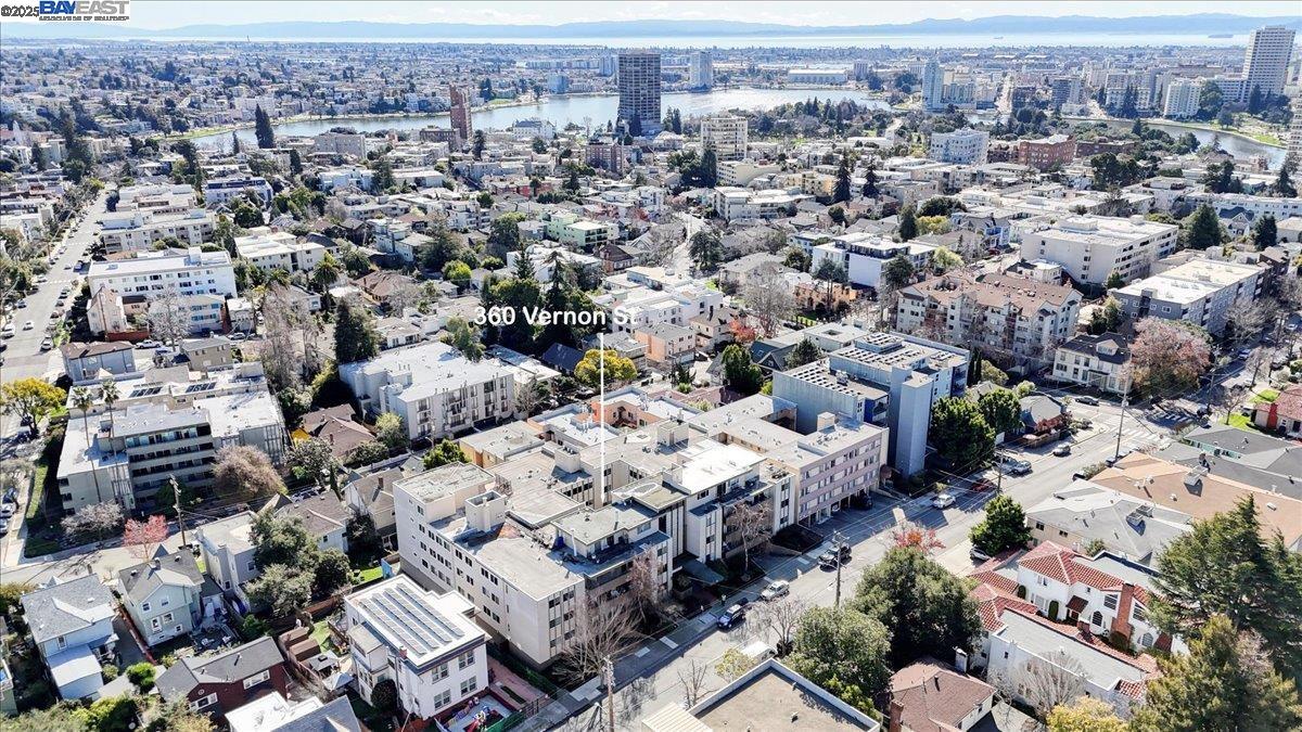 360 Vernon St # 107, Oakland, California 94610, 2 Bedrooms Bedrooms, ,1 BathroomBathrooms,Residential,For Sale,360 Vernon St # 107,41086364