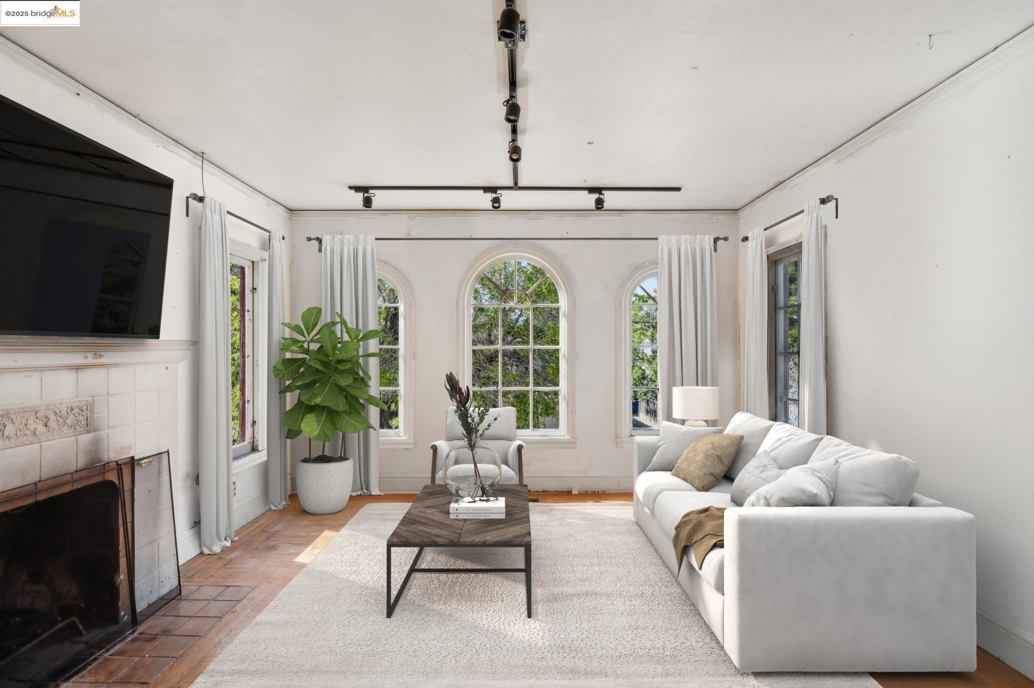 Detail Gallery Image 1 of 1 For 1415 Oxford Street, Berkeley,  CA 94709 - 2 Beds | 1 Baths