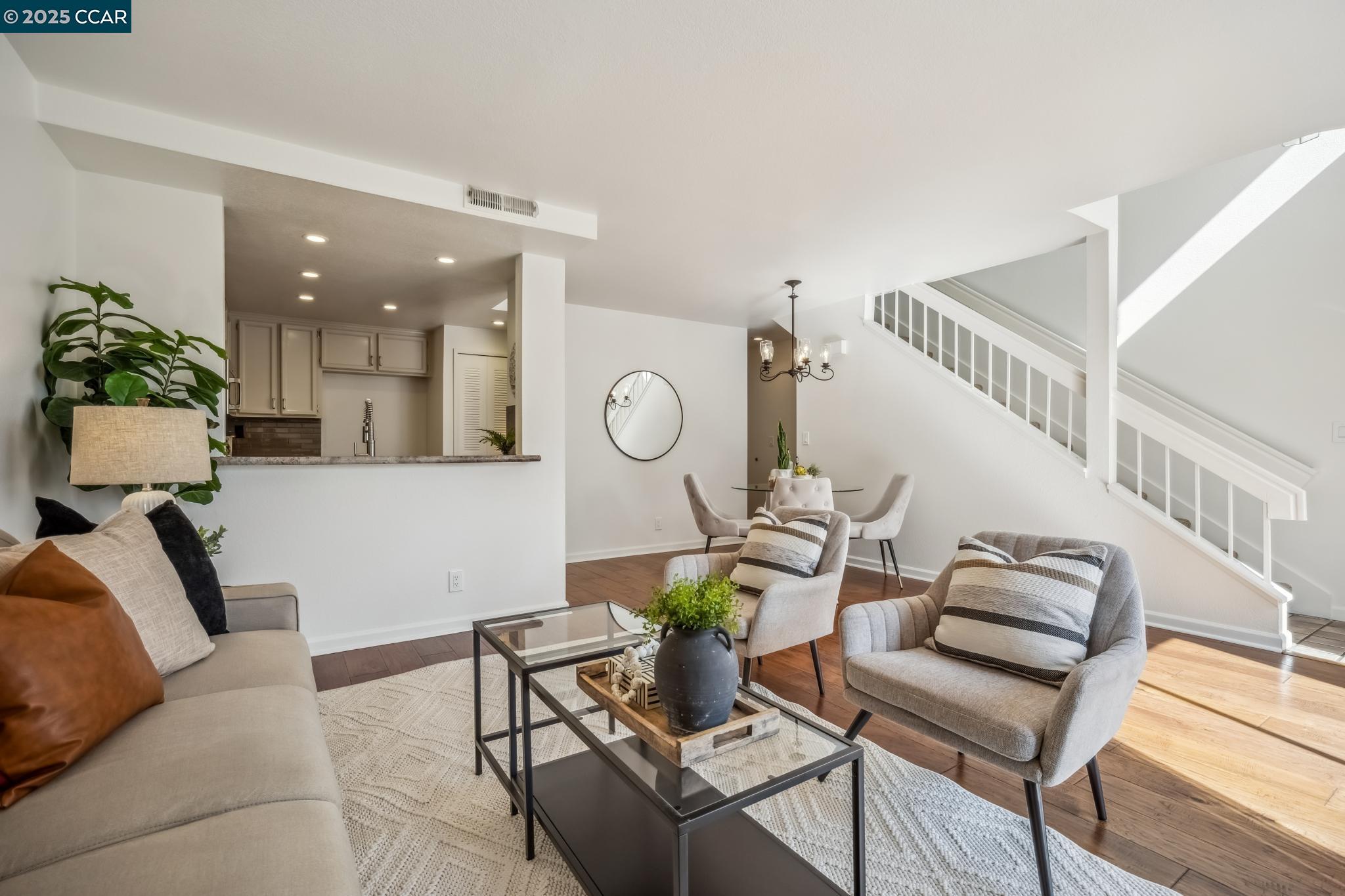 Detail Gallery Image 11 of 53 For 66 Cherry Ridge Ln, San Jose,  CA 95136 - 2 Beds | 2/1 Baths