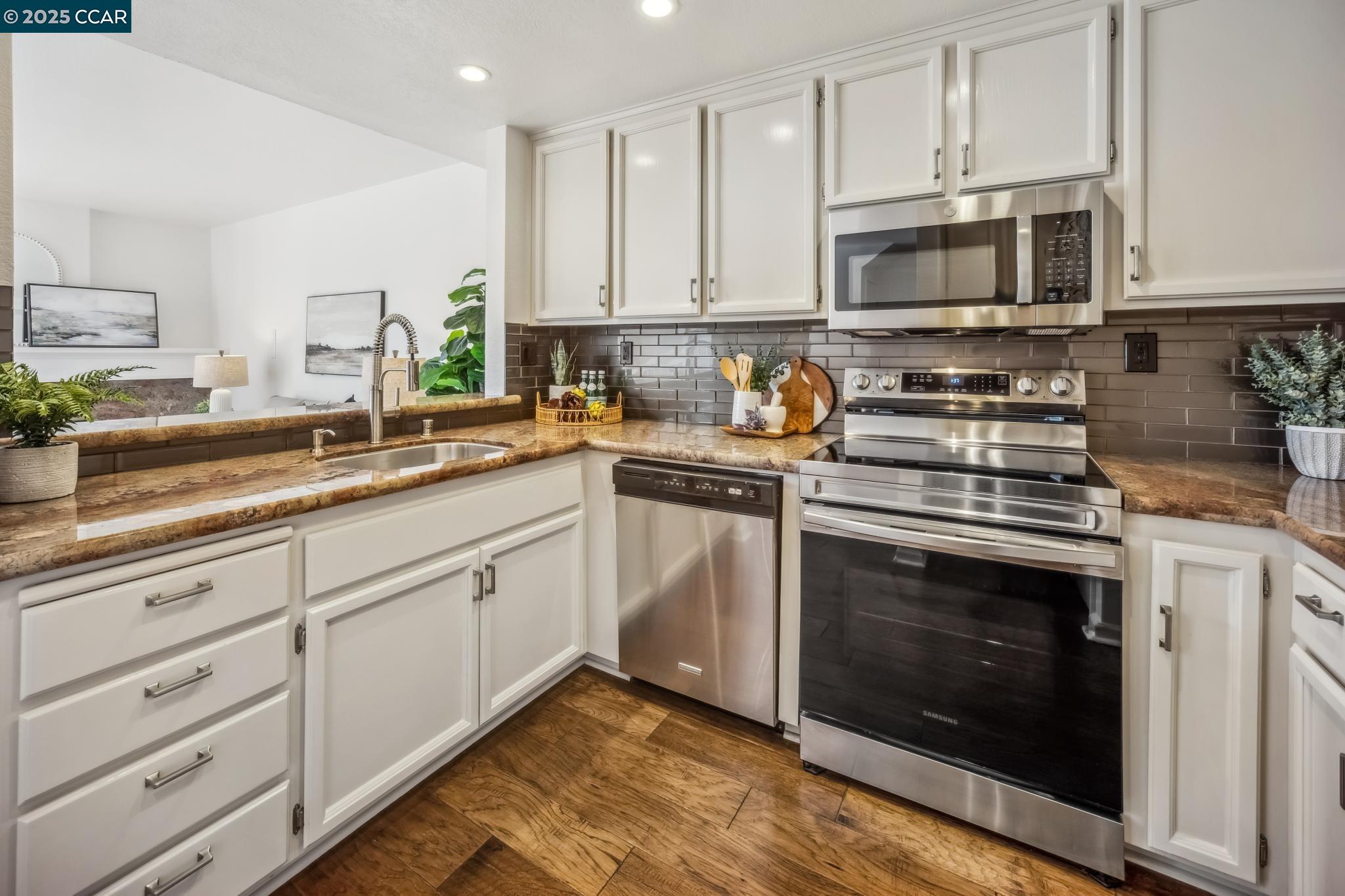 Detail Gallery Image 15 of 53 For 66 Cherry Ridge Ln, San Jose,  CA 95136 - 2 Beds | 2/1 Baths