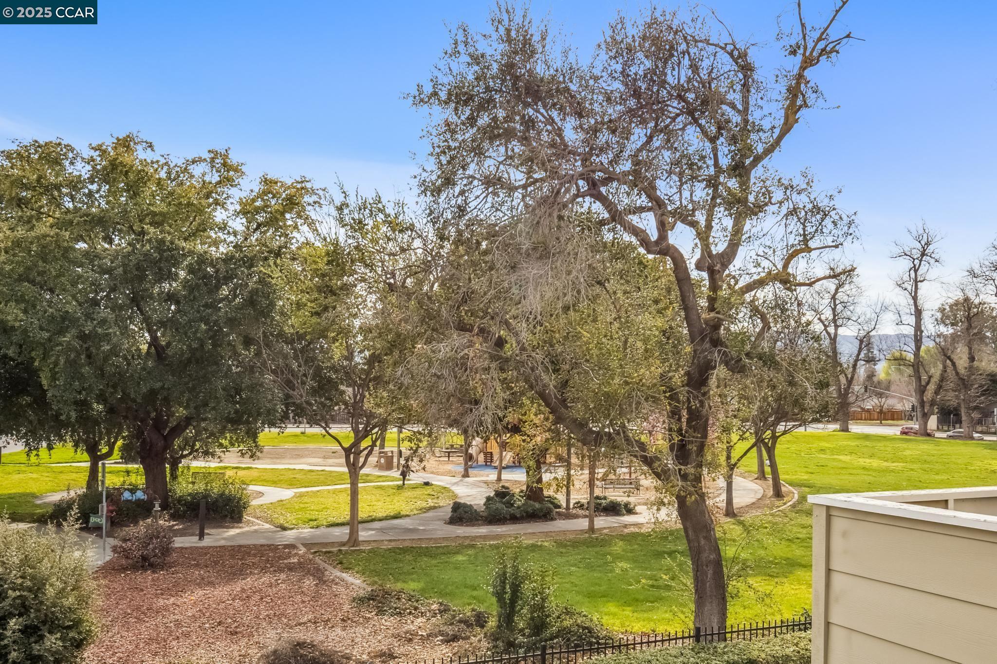 Detail Gallery Image 10 of 53 For 66 Cherry Ridge Ln, San Jose,  CA 95136 - 2 Beds | 2/1 Baths