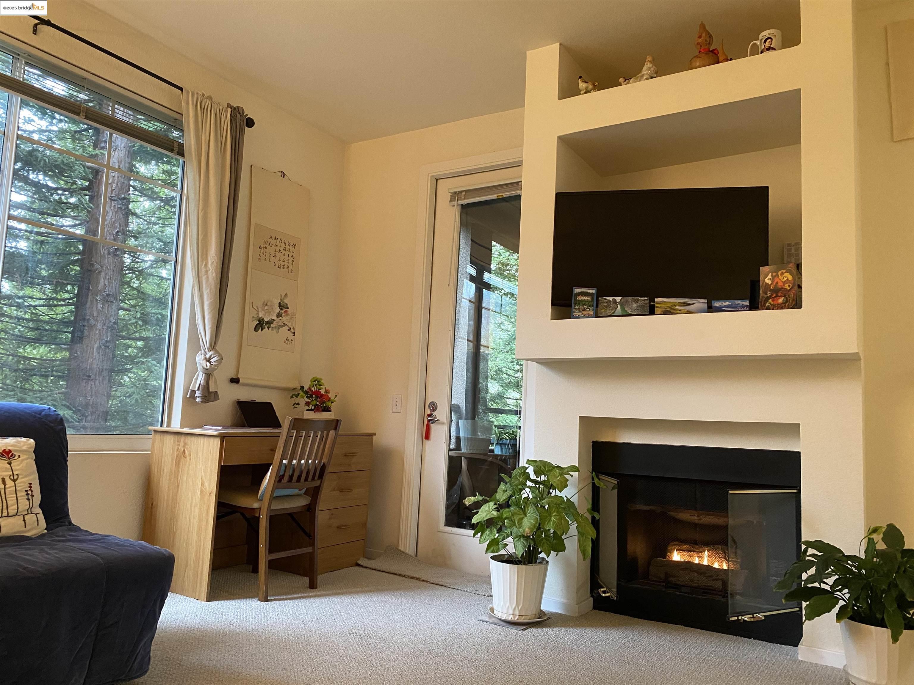 200 Caldecott lane # 215, Oakland, California 94618, 1 Bedroom Bedrooms, 4 Rooms Rooms,1 BathroomBathrooms,Residential Lease,For Rent,200 Caldecott lane # 215,41086406