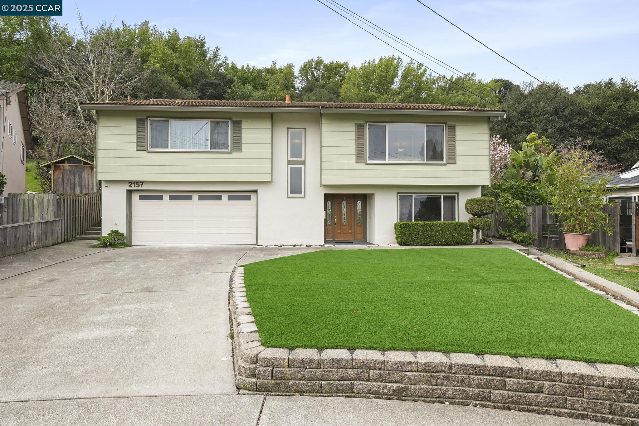 Detail Gallery Image 1 of 24 For 2157 Owens Ct, Pinole,  CA 94564 - 4 Beds | 2 Baths