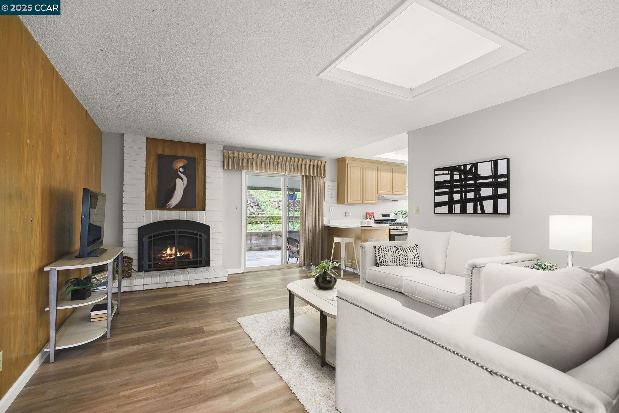 Detail Gallery Image 11 of 24 For 2157 Owens Ct, Pinole,  CA 94564 - 4 Beds | 2 Baths