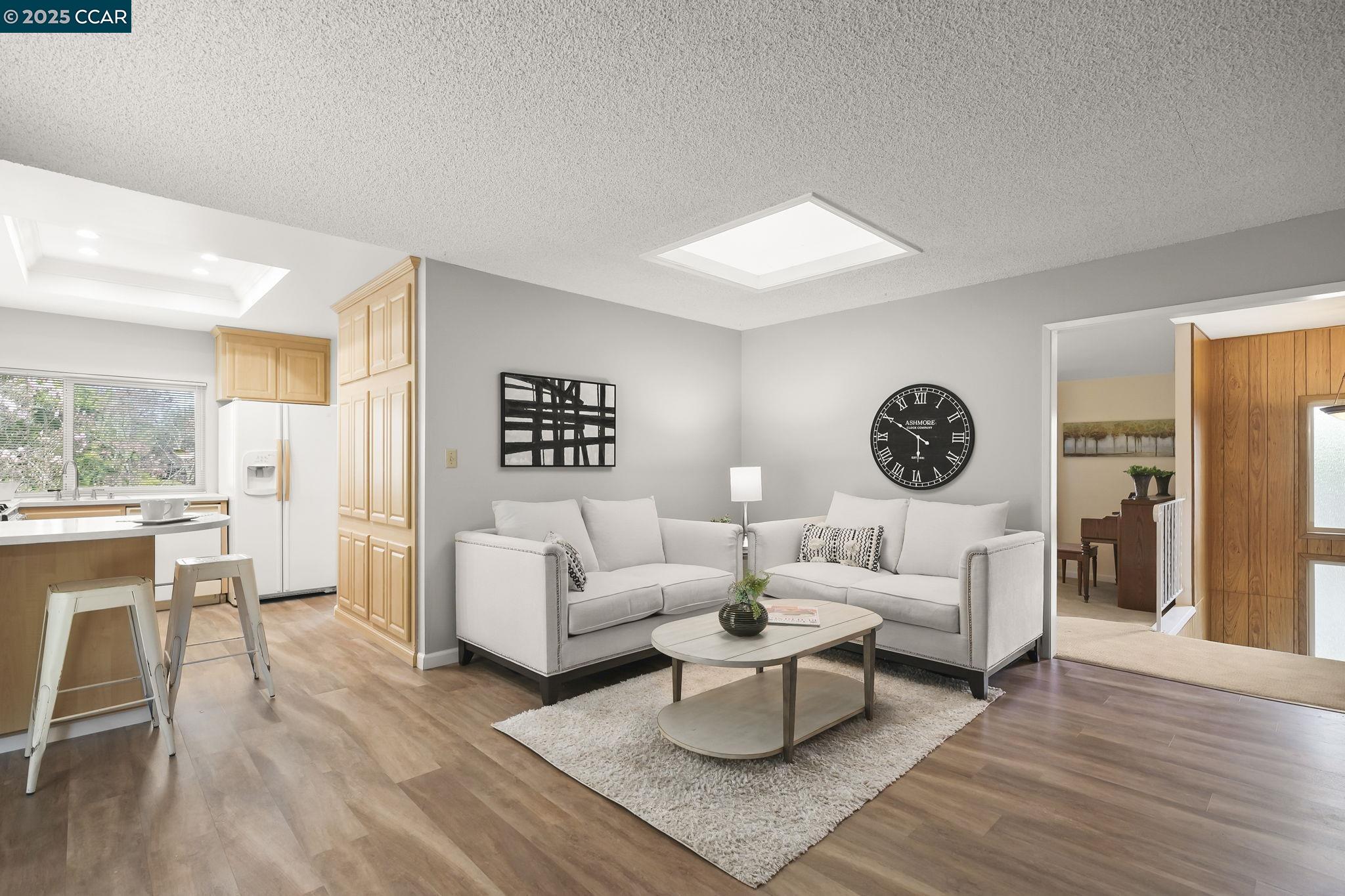 Detail Gallery Image 13 of 24 For 2157 Owens Ct, Pinole,  CA 94564 - 4 Beds | 2 Baths