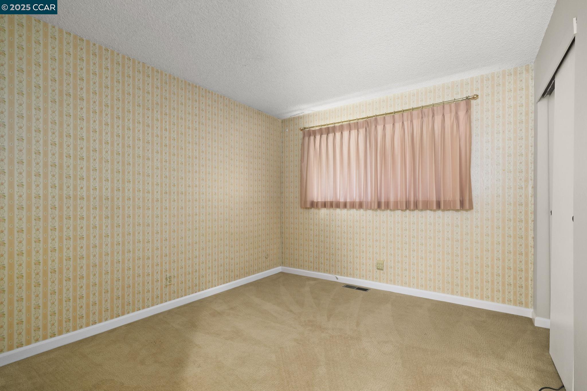 Detail Gallery Image 17 of 24 For 2157 Owens Ct, Pinole,  CA 94564 - 4 Beds | 2 Baths