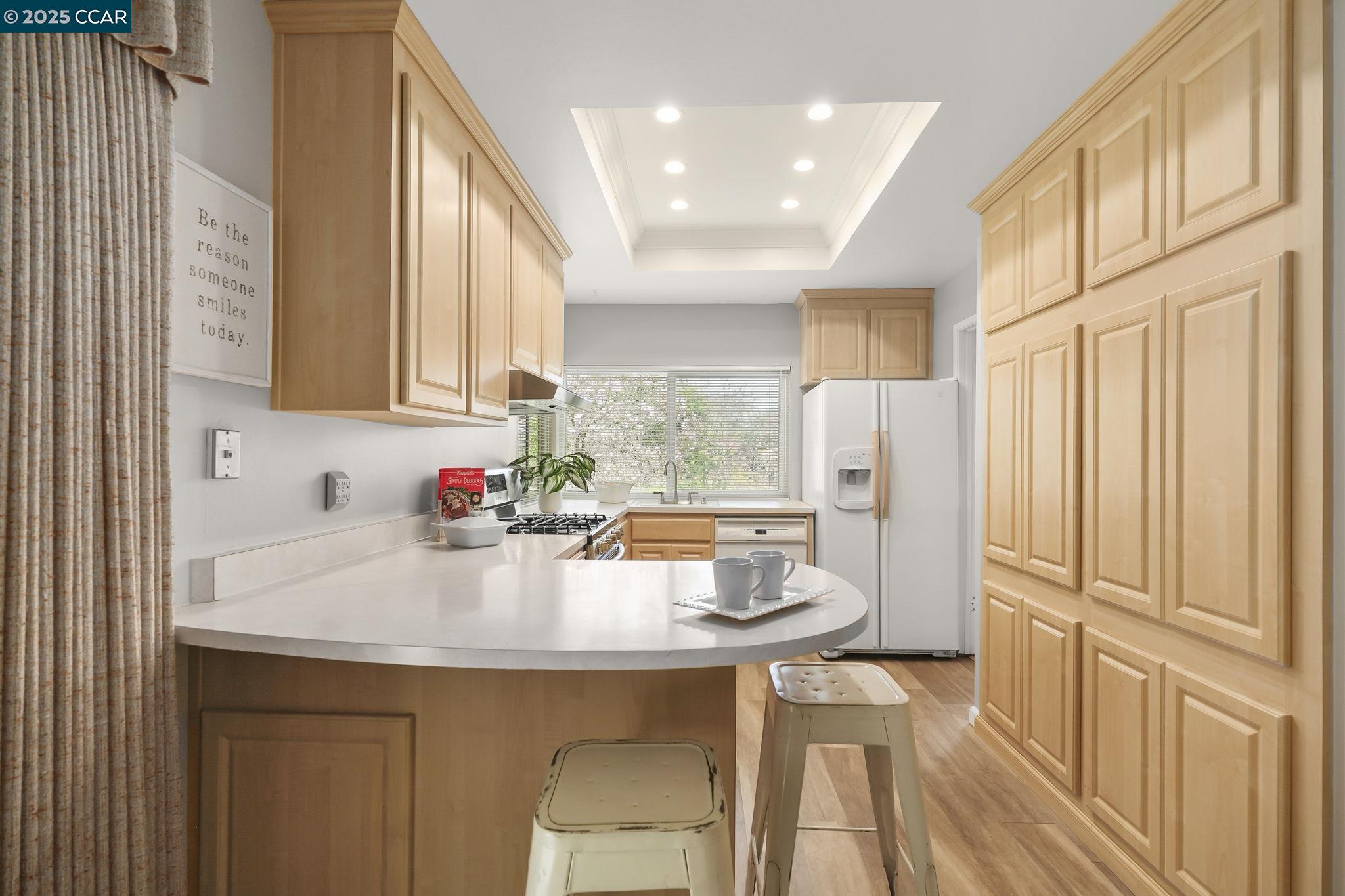 Detail Gallery Image 8 of 24 For 2157 Owens Ct, Pinole,  CA 94564 - 4 Beds | 2 Baths