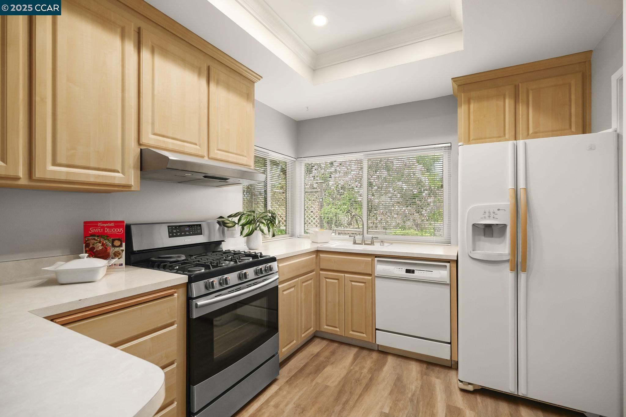 Detail Gallery Image 9 of 24 For 2157 Owens Ct, Pinole,  CA 94564 - 4 Beds | 2 Baths