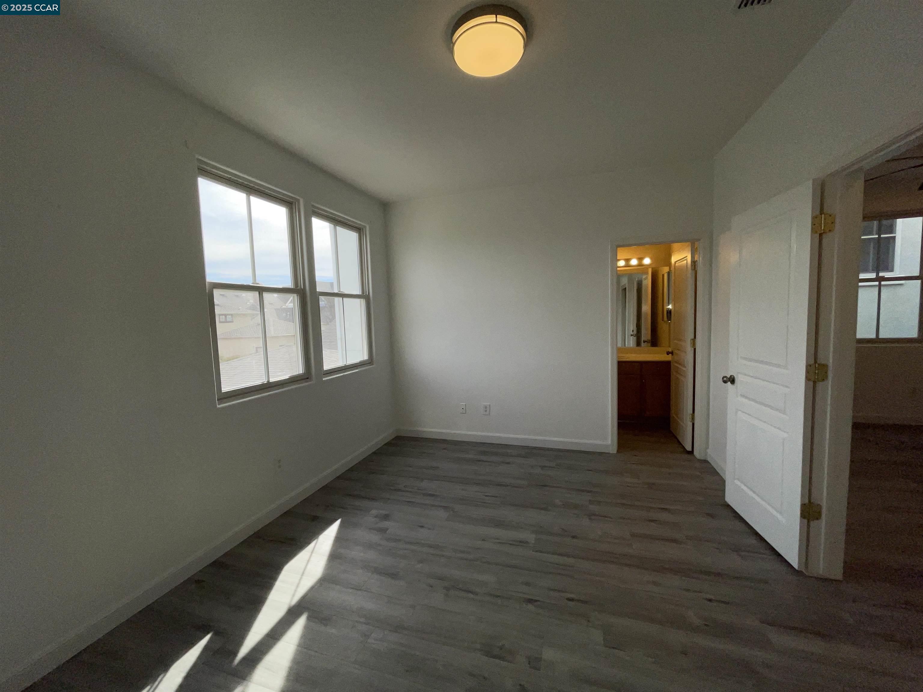 Detail Gallery Image 19 of 31 For 2087 Railroad Ave, Hercules,  CA 94547 - 3 Beds | 3 Baths