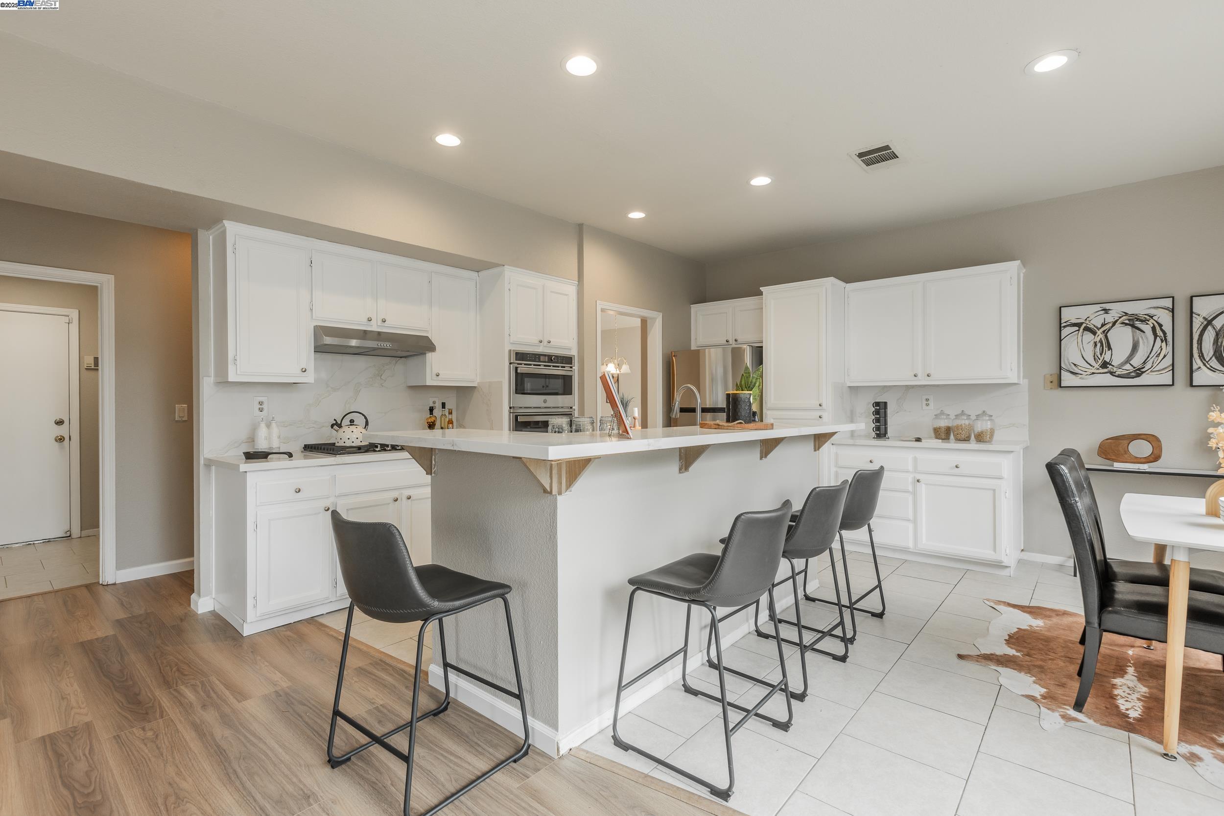 Detail Gallery Image 1 of 1 For 250 Avalon Cir, Pittsburg,  CA 94565 - 4 Beds | 2/1 Baths