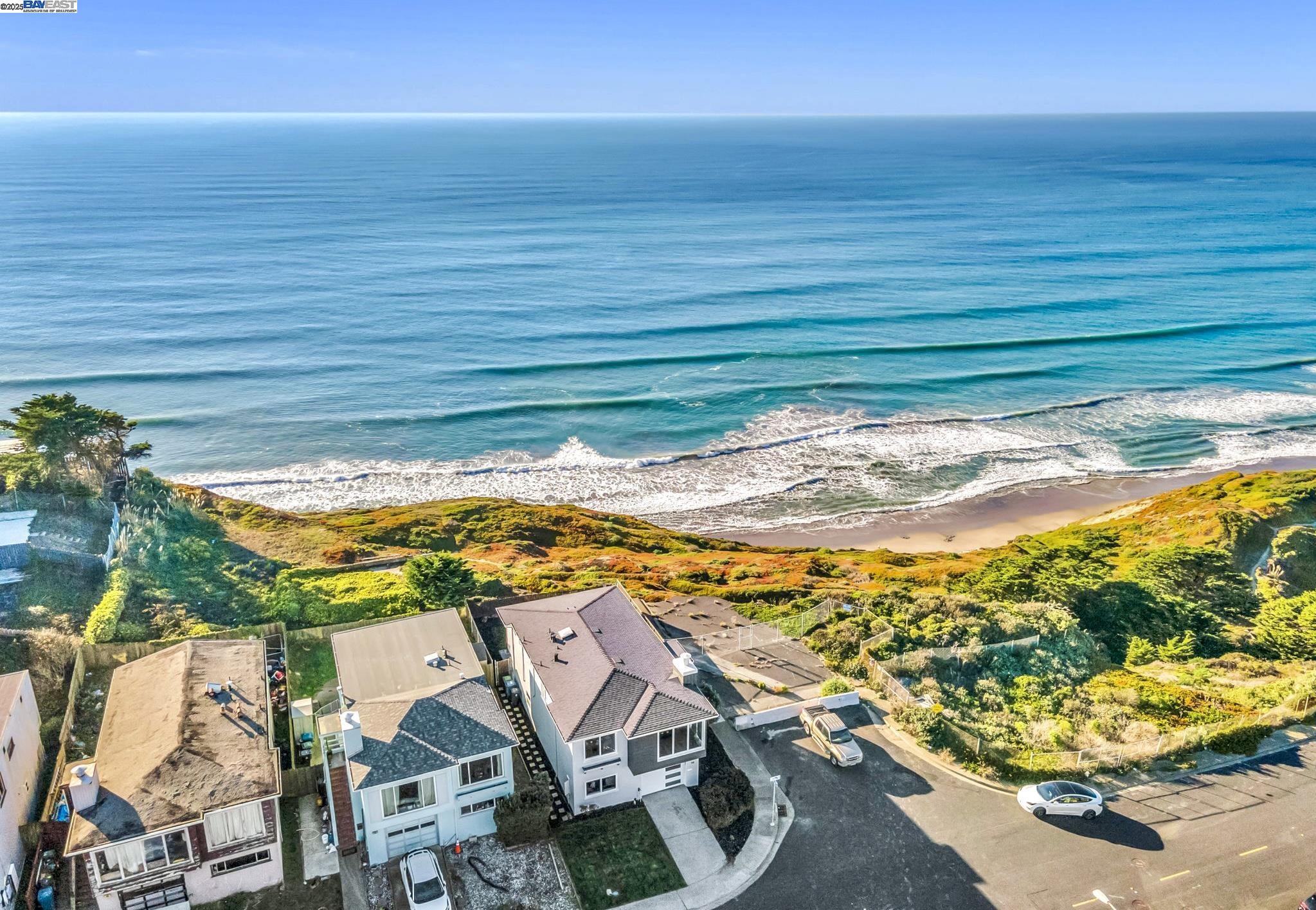 Detail Gallery Image 1 of 1 For 98 Lynvale Ct, Daly City,  CA 94015 - 5 Beds | 3 Baths