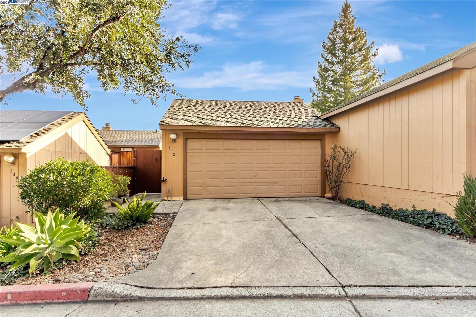 Detail Gallery Image 1 of 1 For 142 Spyglass Hill Rd, San Jose,  CA 95127 - 3 Beds | 2 Baths
