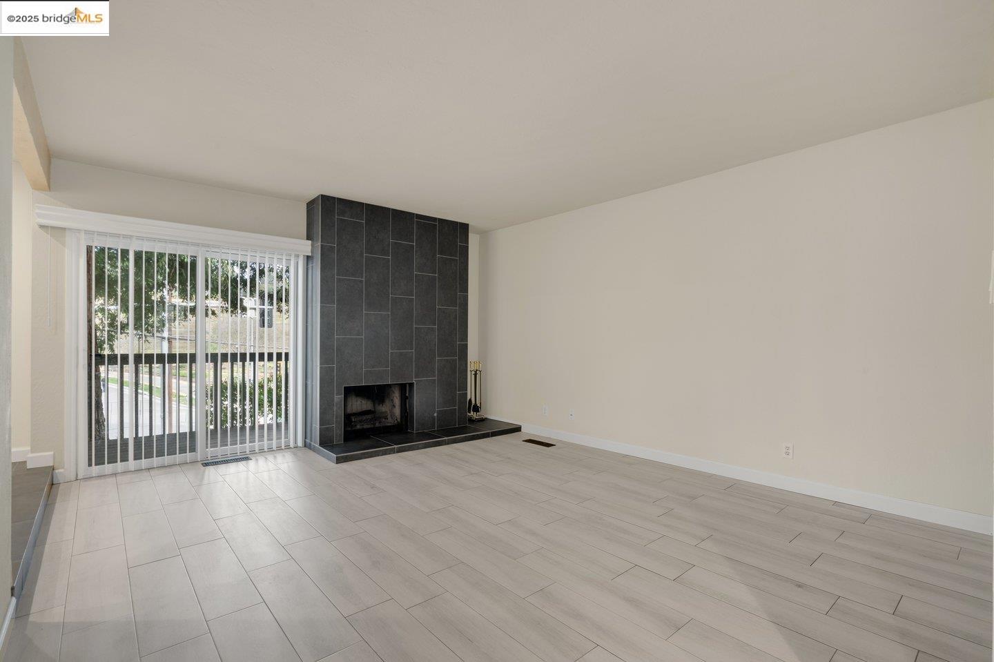 8711 Mountain Blvd # 28, Oakland, California 94605, 1 Bedroom Bedrooms, 3 Rooms Rooms,1 BathroomBathrooms,Residential,For Sale,8711 Mountain Blvd # 28,41086505
