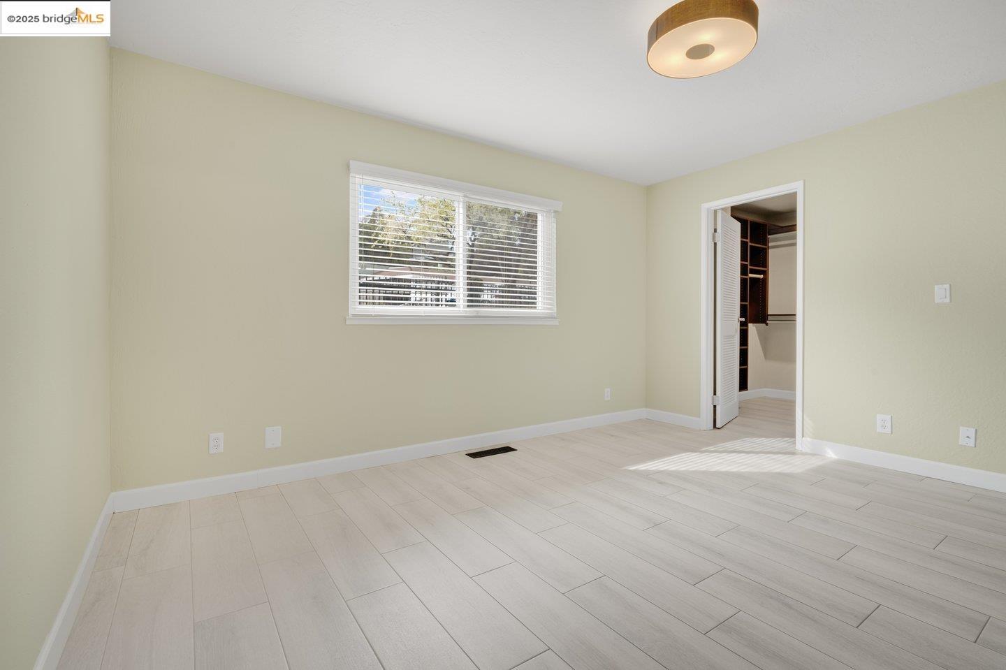 8711 Mountain Blvd # 28, Oakland, California 94605, 1 Bedroom Bedrooms, 3 Rooms Rooms,1 BathroomBathrooms,Residential,For Sale,8711 Mountain Blvd # 28,41086505