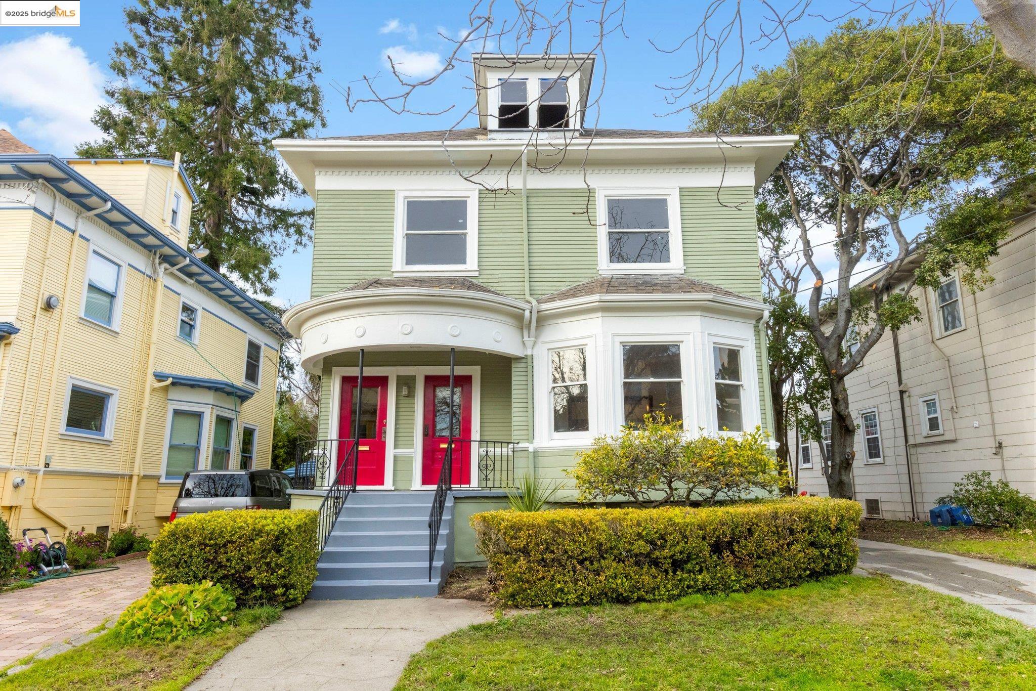 Detail Gallery Image 1 of 1 For 2031 Delaware St, Berkeley,  CA 94709 - 6 Beds | 2 Baths