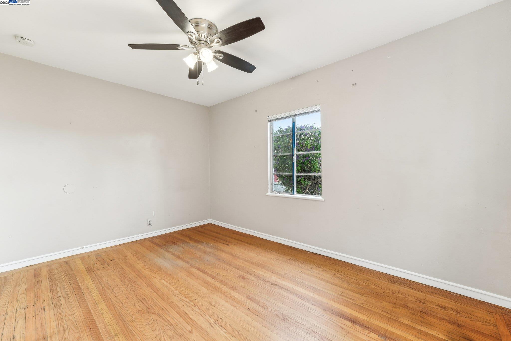 property-img