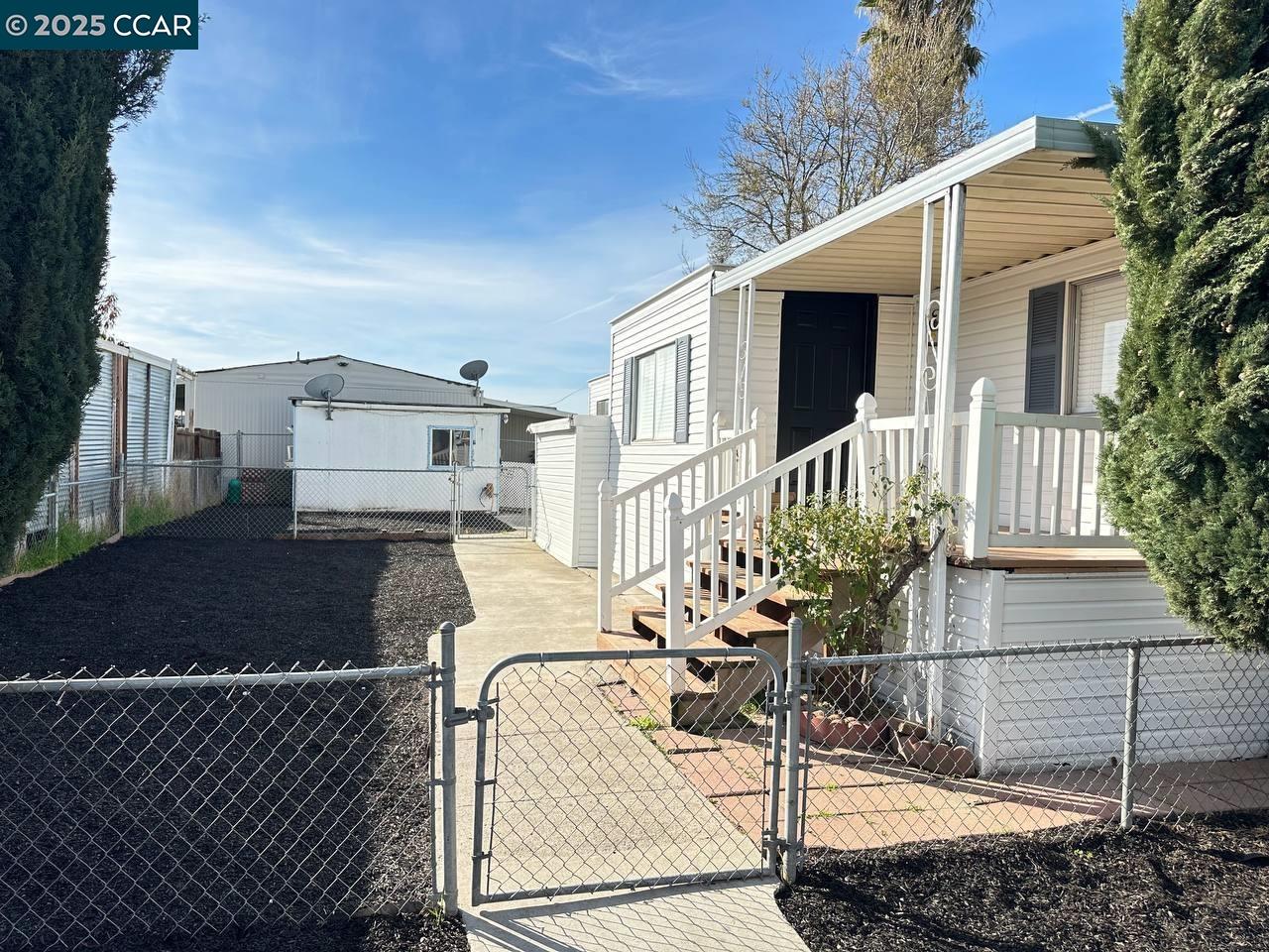 Detail Gallery Image 2 of 27 For 15820 S Harlan #65,  Lathrop,  CA 95330 - 2 Beds | 1/1 Baths