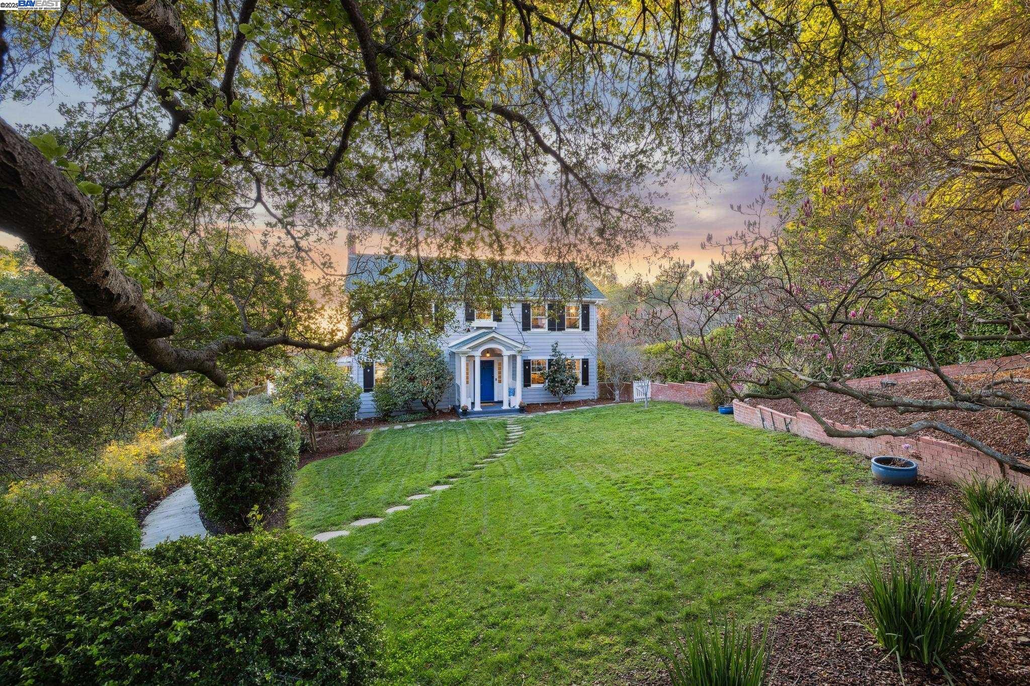 3085 MONTEREY BOULEVARD, Oakland, California 94602, 5 Bedrooms Bedrooms, 11 Rooms Rooms,4 BathroomsBathrooms,Residential,For Sale,3085 MONTEREY BOULEVARD,41086530