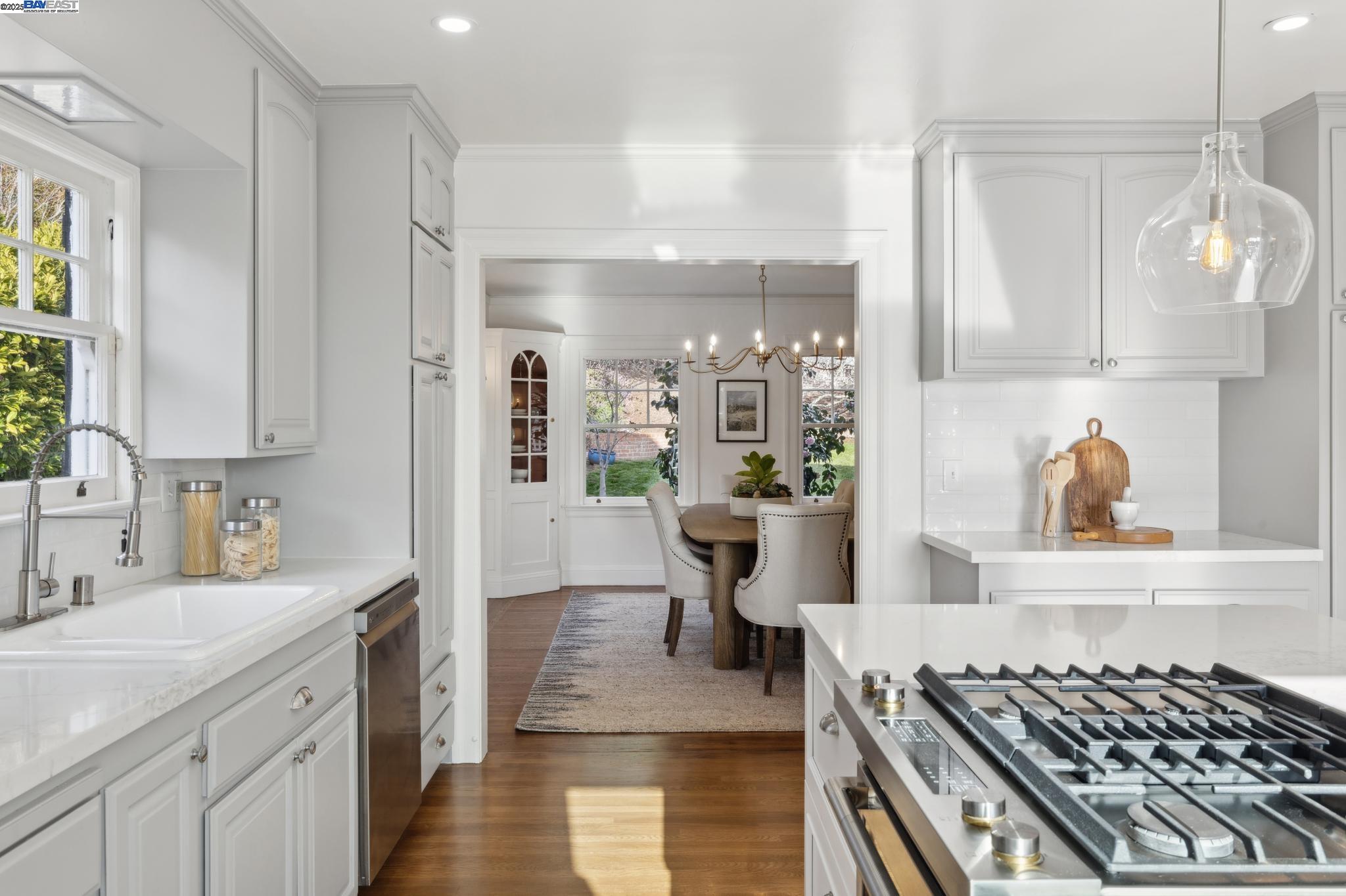 3085 MONTEREY BOULEVARD, Oakland, California 94602, 5 Bedrooms Bedrooms, 11 Rooms Rooms,4 BathroomsBathrooms,Residential,For Sale,3085 MONTEREY BOULEVARD,41086530