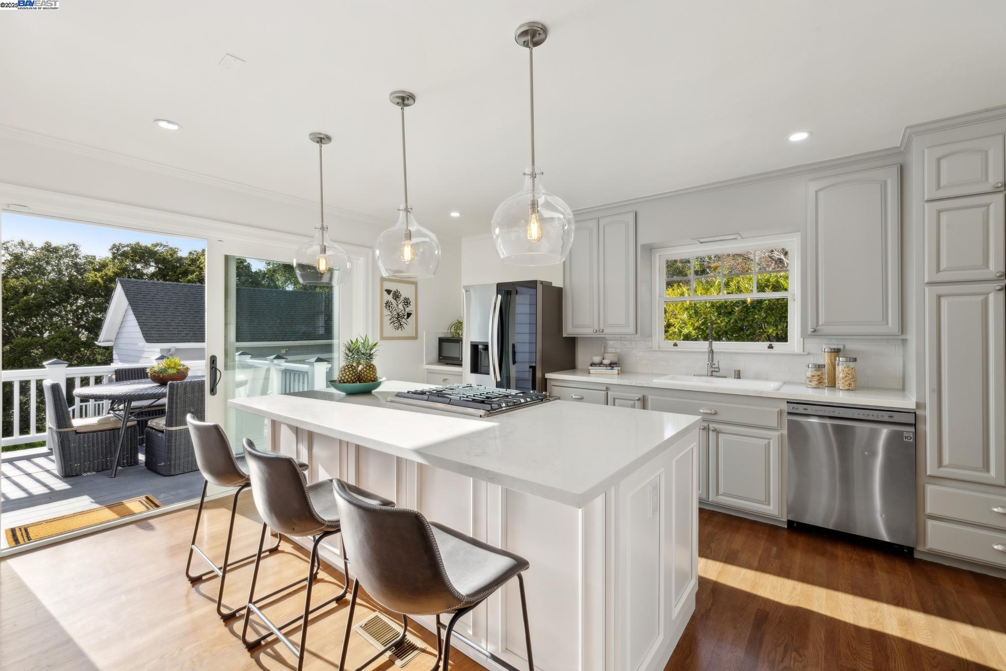 3085 MONTEREY BOULEVARD, Oakland, California 94602, 5 Bedrooms Bedrooms, 11 Rooms Rooms,4 BathroomsBathrooms,Residential,For Sale,3085 MONTEREY BOULEVARD,41086530