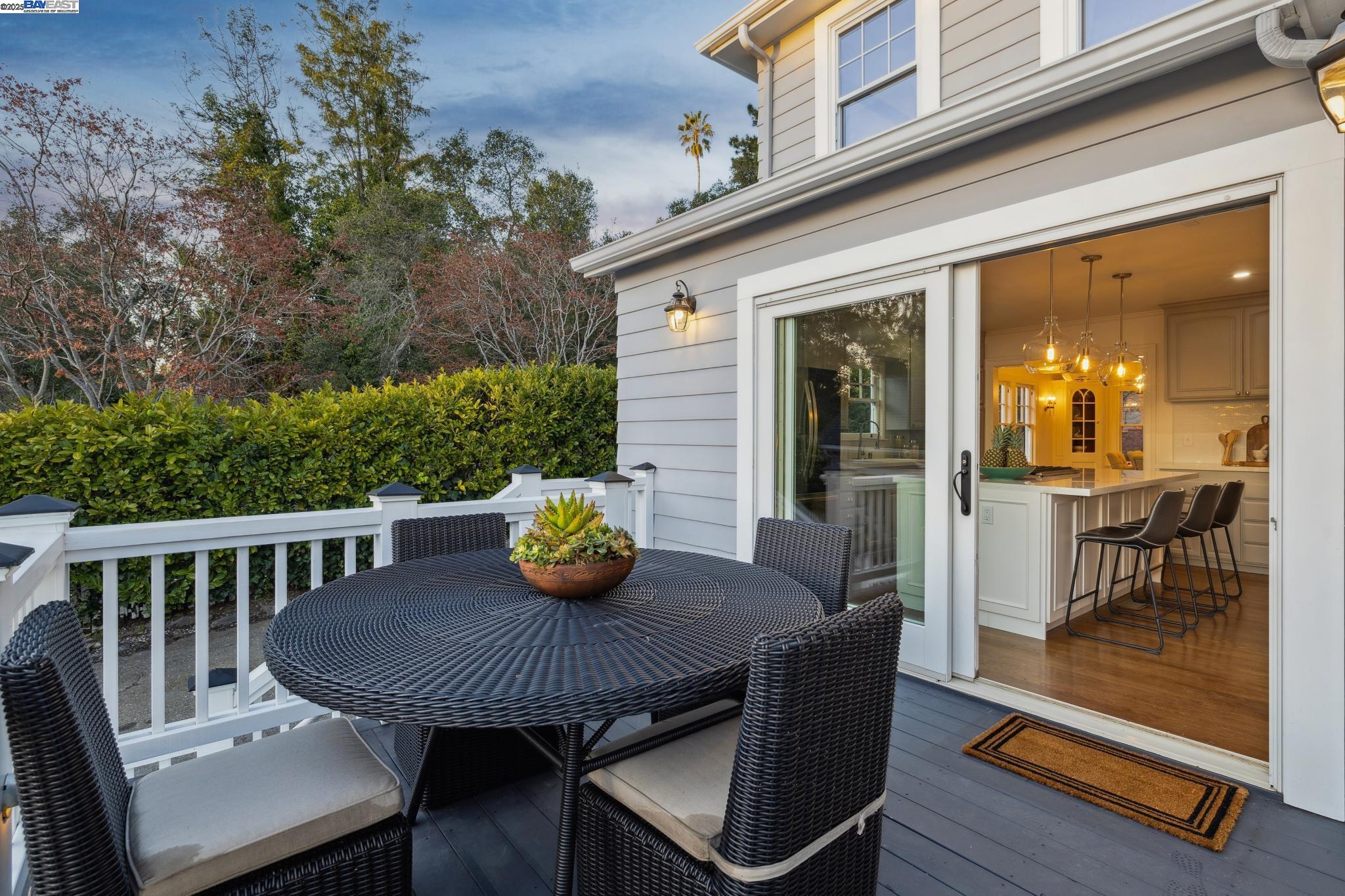 3085 MONTEREY BOULEVARD, Oakland, California 94602, 5 Bedrooms Bedrooms, 11 Rooms Rooms,4 BathroomsBathrooms,Residential,For Sale,3085 MONTEREY BOULEVARD,41086530