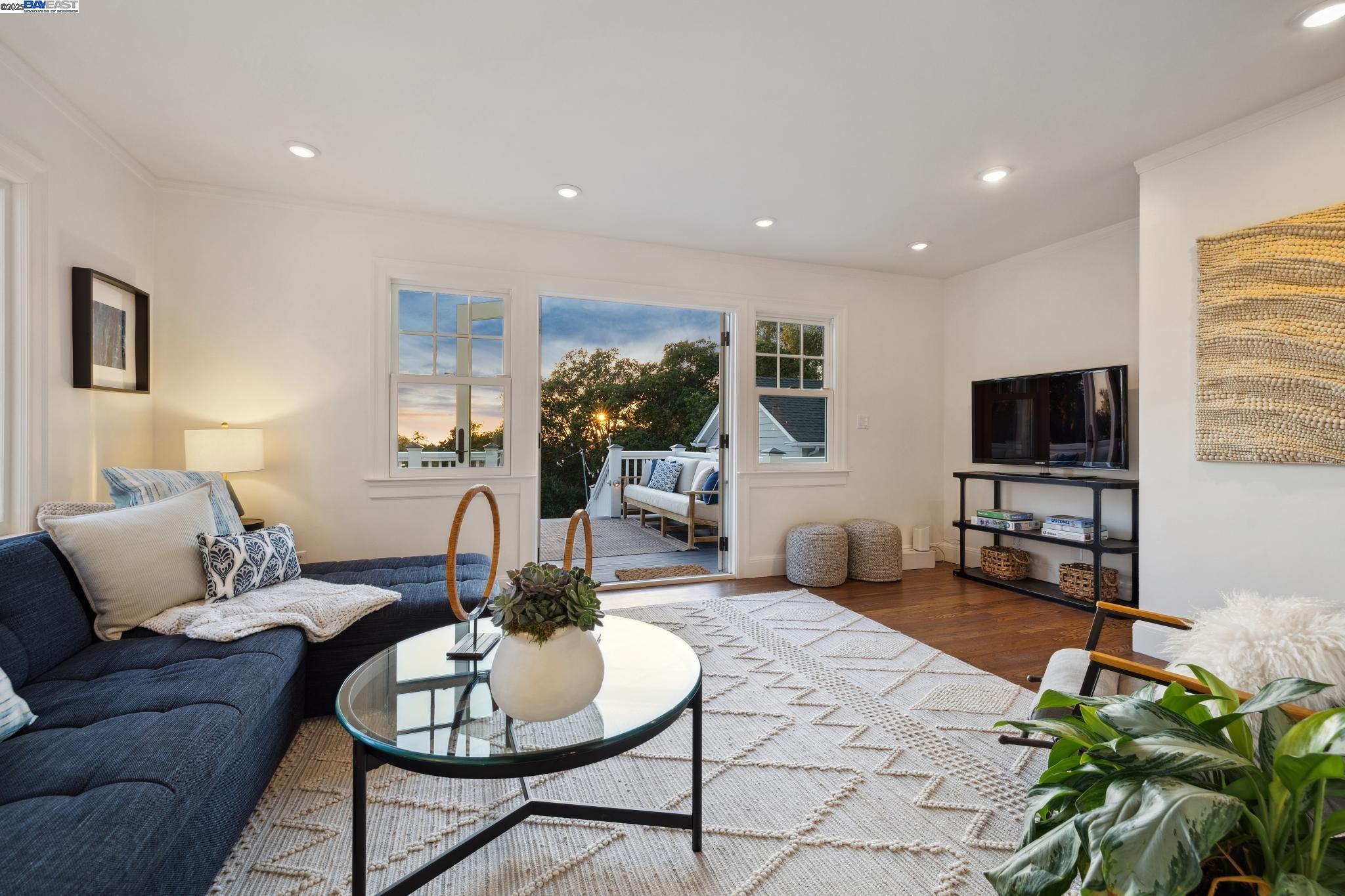 3085 MONTEREY BOULEVARD, Oakland, California 94602, 5 Bedrooms Bedrooms, 11 Rooms Rooms,4 BathroomsBathrooms,Residential,For Sale,3085 MONTEREY BOULEVARD,41086530