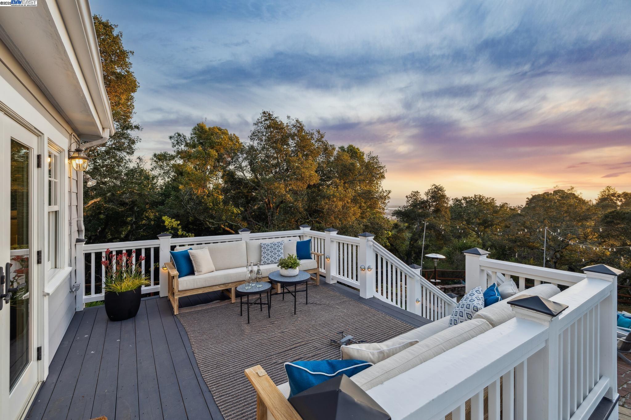3085 MONTEREY BOULEVARD, Oakland, California 94602, 5 Bedrooms Bedrooms, 11 Rooms Rooms,4 BathroomsBathrooms,Residential,For Sale,3085 MONTEREY BOULEVARD,41086530