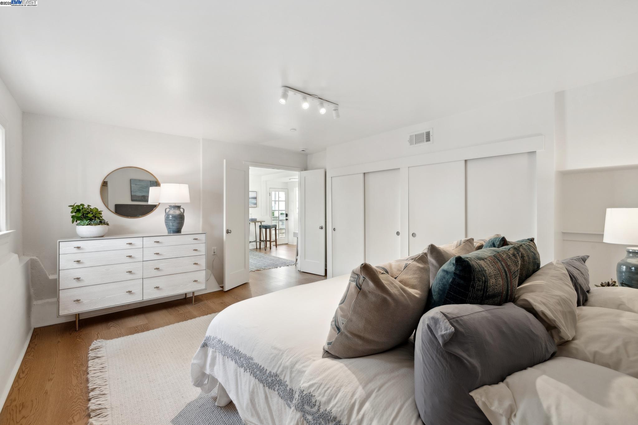 3085 MONTEREY BOULEVARD, Oakland, California 94602, 5 Bedrooms Bedrooms, 11 Rooms Rooms,4 BathroomsBathrooms,Residential,For Sale,3085 MONTEREY BOULEVARD,41086530