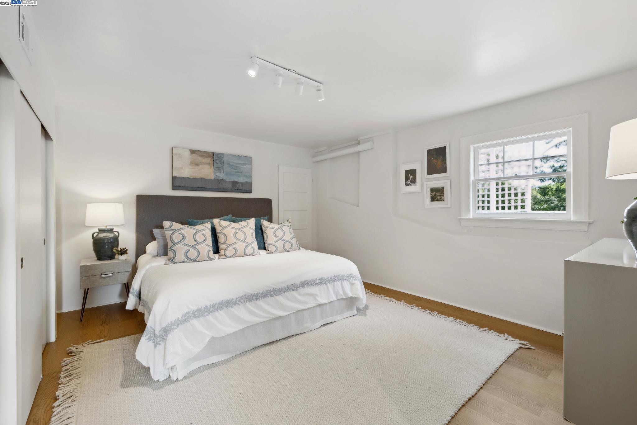 3085 MONTEREY BOULEVARD, Oakland, California 94602, 5 Bedrooms Bedrooms, 11 Rooms Rooms,4 BathroomsBathrooms,Residential,For Sale,3085 MONTEREY BOULEVARD,41086530