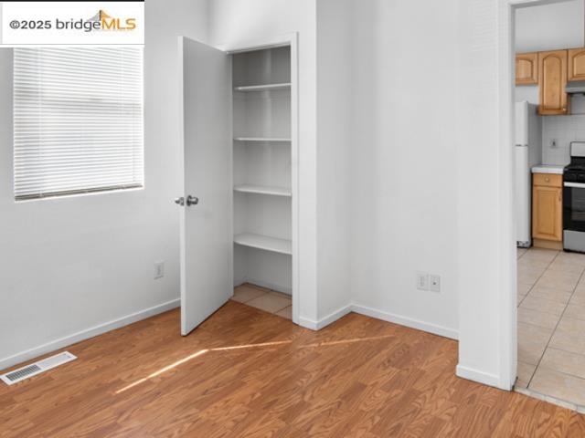 2033 22nd Ave, Oakland, California 94606, 3 Bedrooms Bedrooms, 6 Rooms Rooms,1 BathroomBathrooms,Residential Lease,For Rent,2033 22nd Ave,41086534