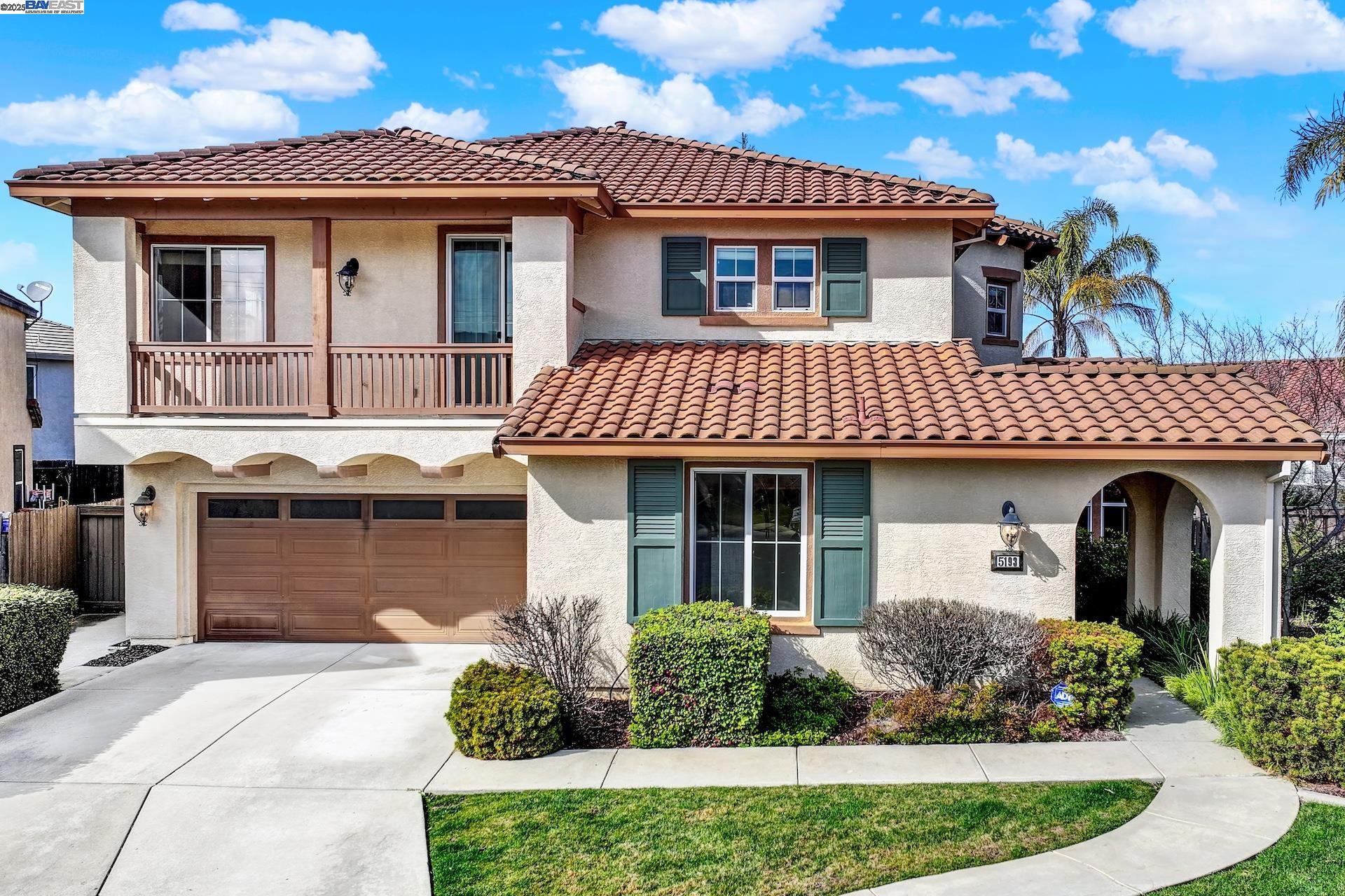 Detail Gallery Image 1 of 1 For 5193 Quick Ct, Elk Grove,  CA 95757 - 5 Beds | 5 Baths