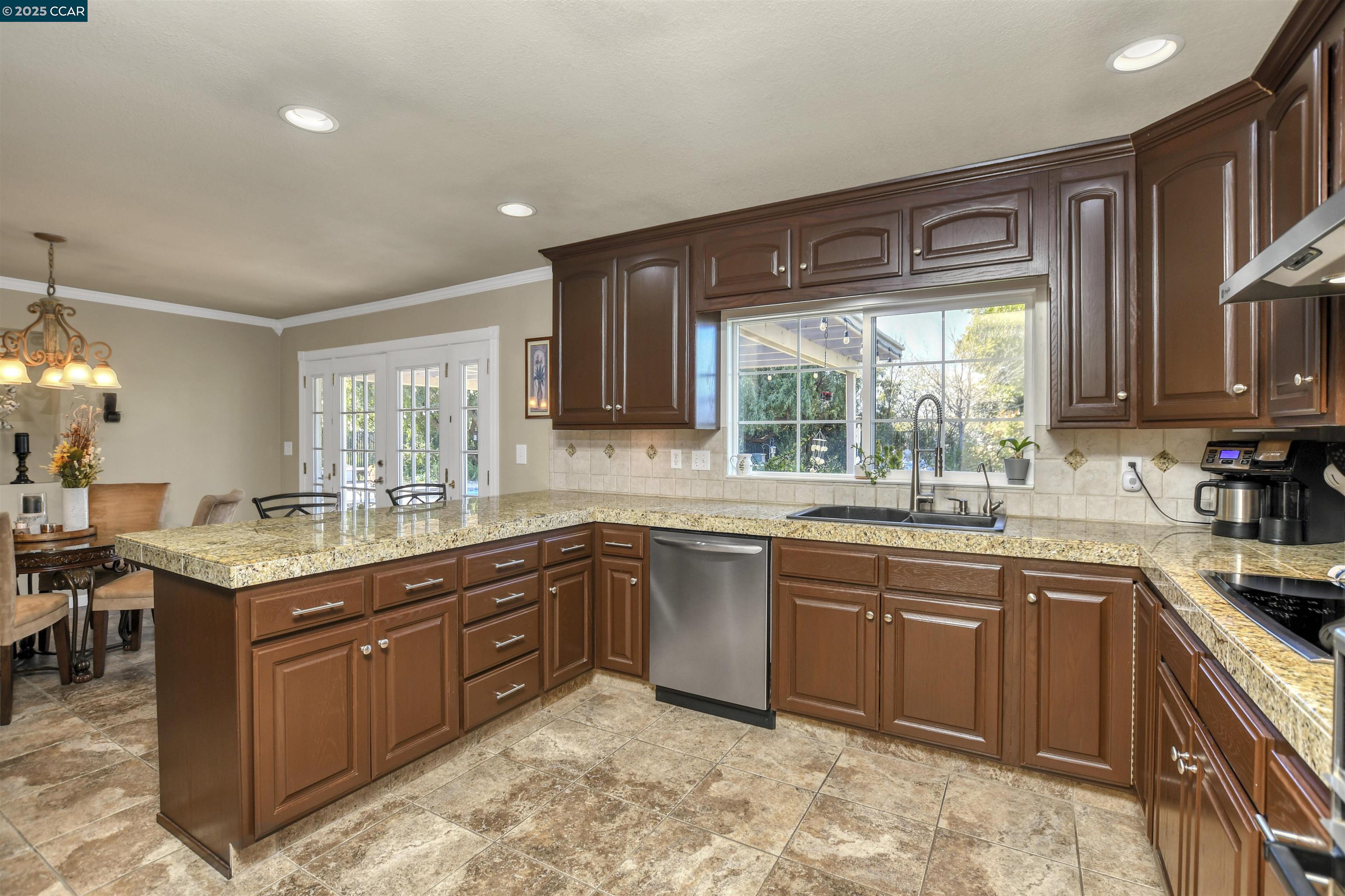 Detail Gallery Image 9 of 50 For 2571 Anderson Ln, Brentwood,  CA 94513 - 4 Beds | 2 Baths