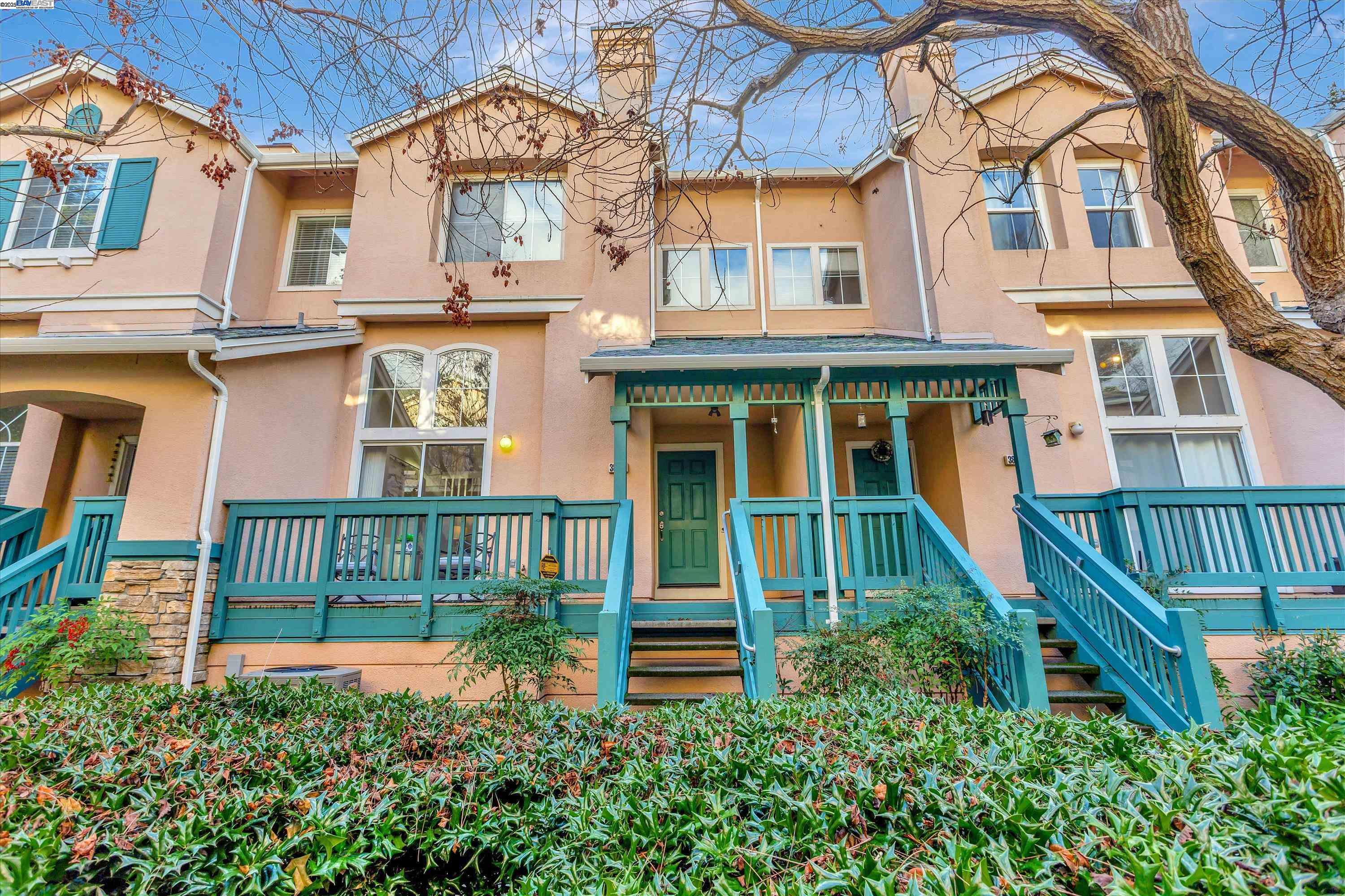 More Details about MLS # 41086581 : 38860 GARIBALDI CMN