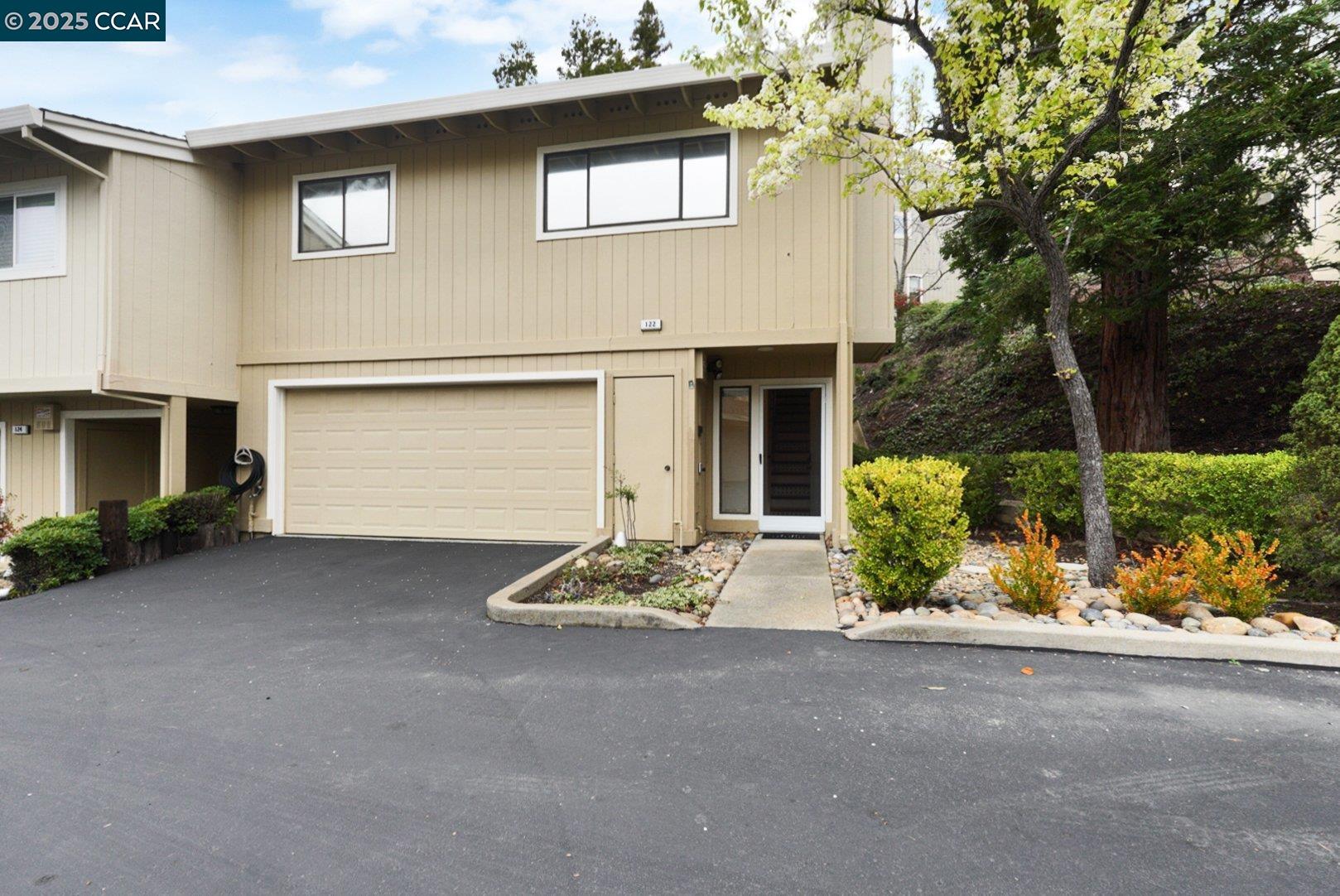 More Details about MLS # 41086586 : 122 SOUTHWIND DR