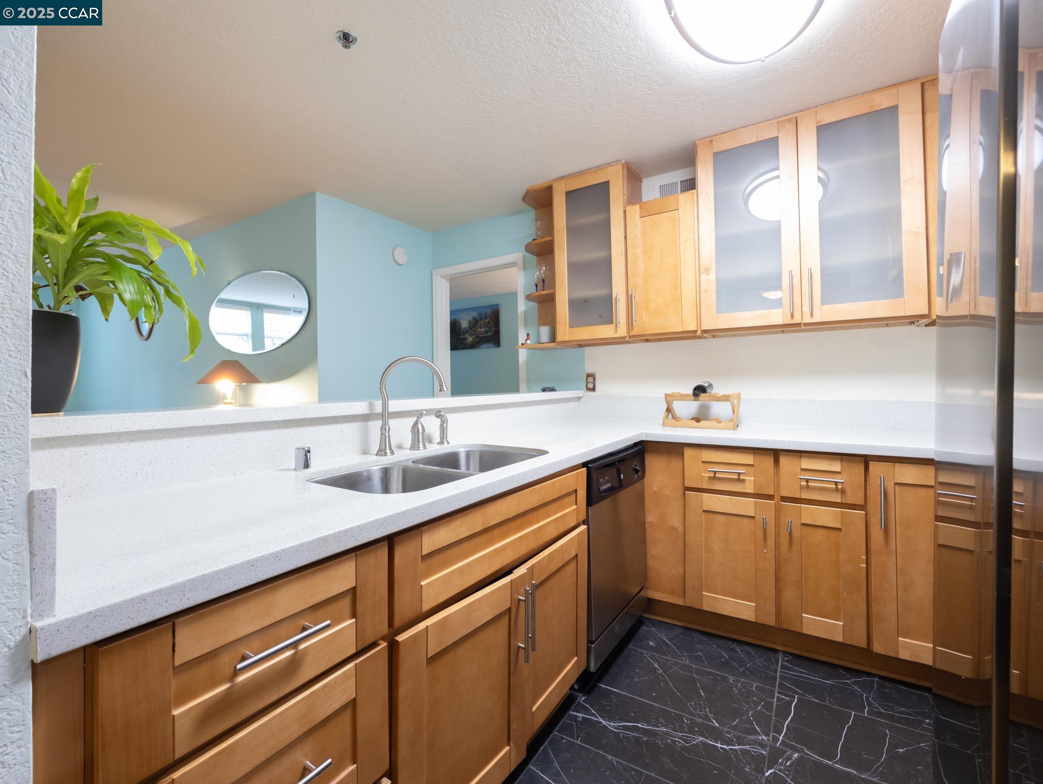 Detail Gallery Image 2 of 54 For 535 Pierce St #5109,  Albany,  CA 94706 - 2 Beds | 2 Baths
